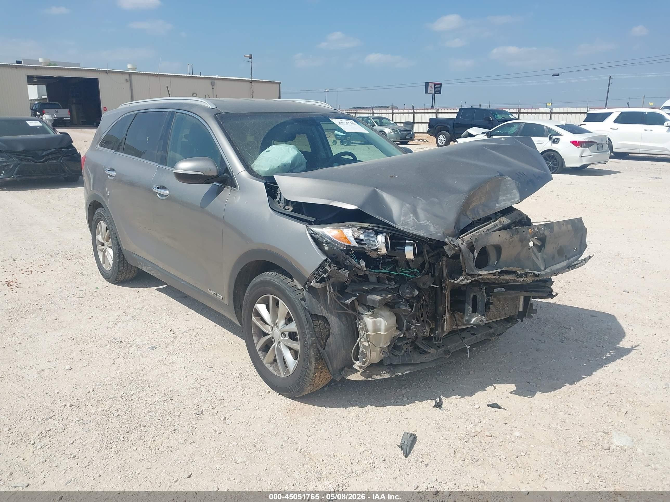 2017 Kia Sorento LX, VIN 5XYPGDA57HG196097 — Front end