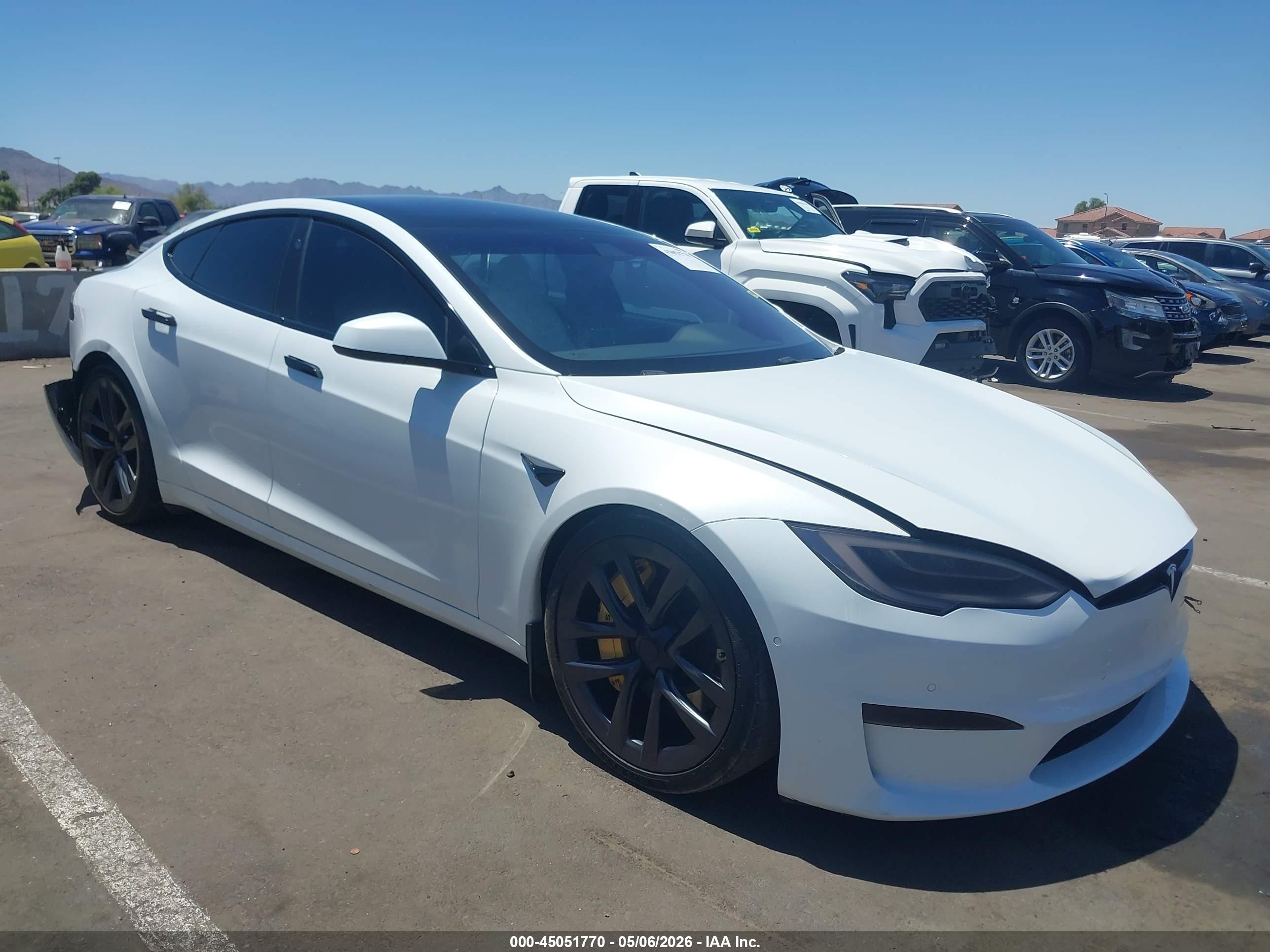 2022 Tesla Model S, VIN 5YJSA1E59NF462484 — Зад