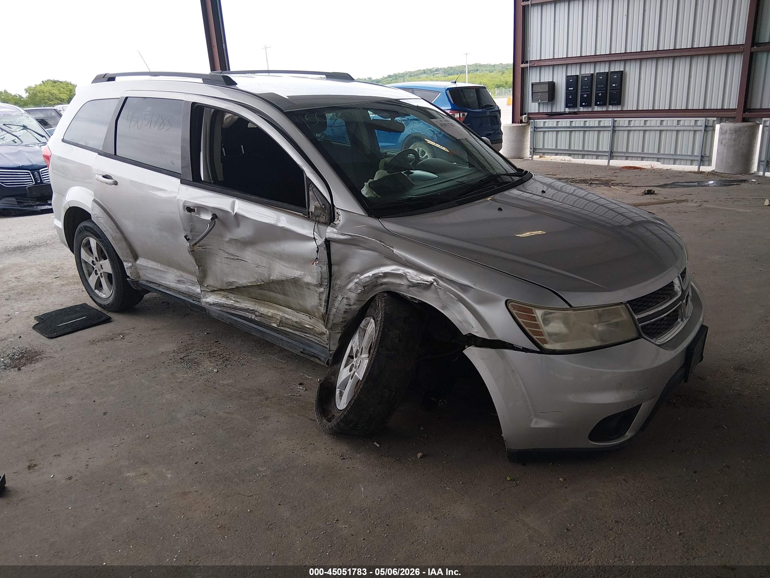 2011 Dodge Journey Mainstreet, VIN 3D4PH1FG4BT557018 — Front end