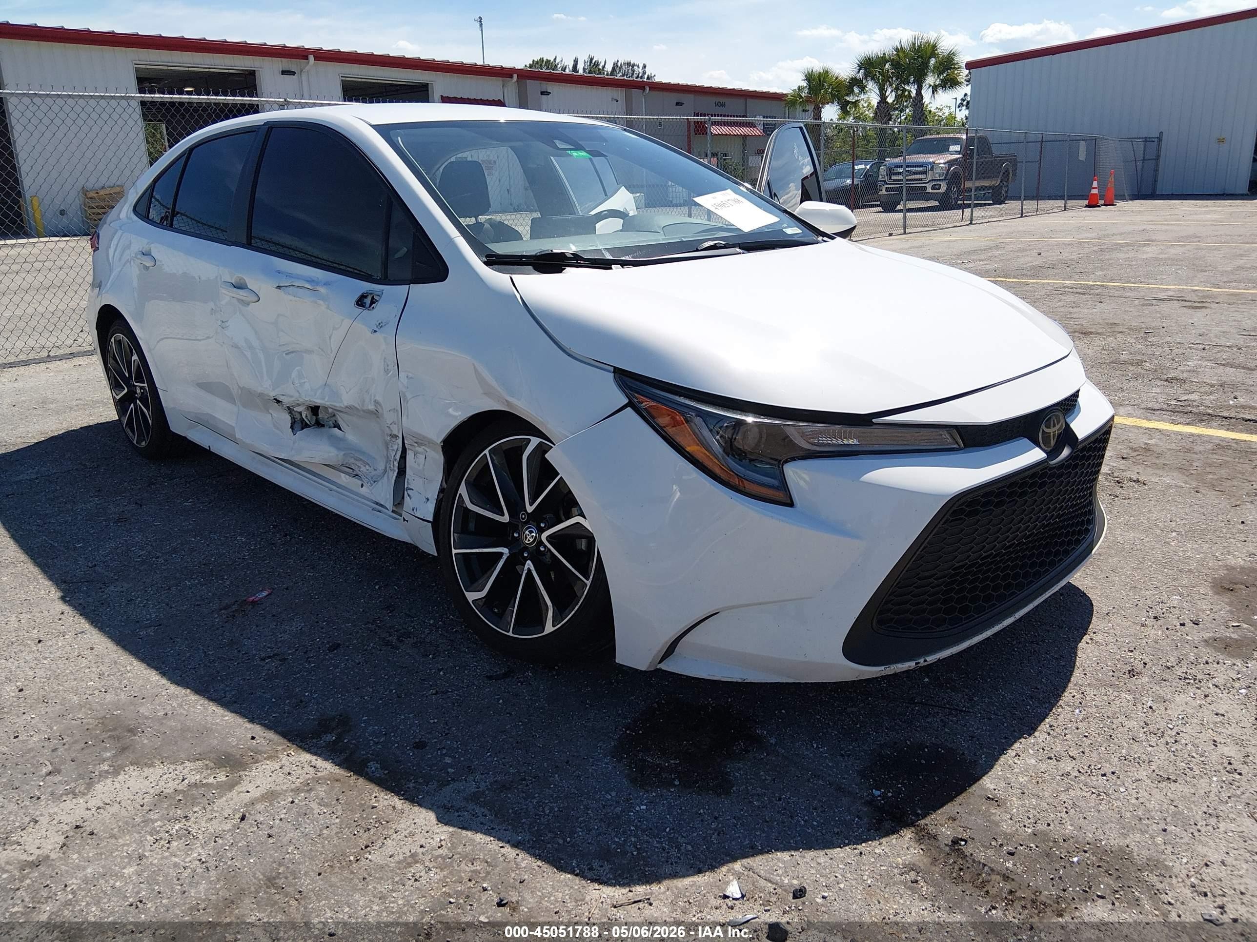 2022 Toyota Corolla LE, VIN JTDEPMAE8N3009022 — Side