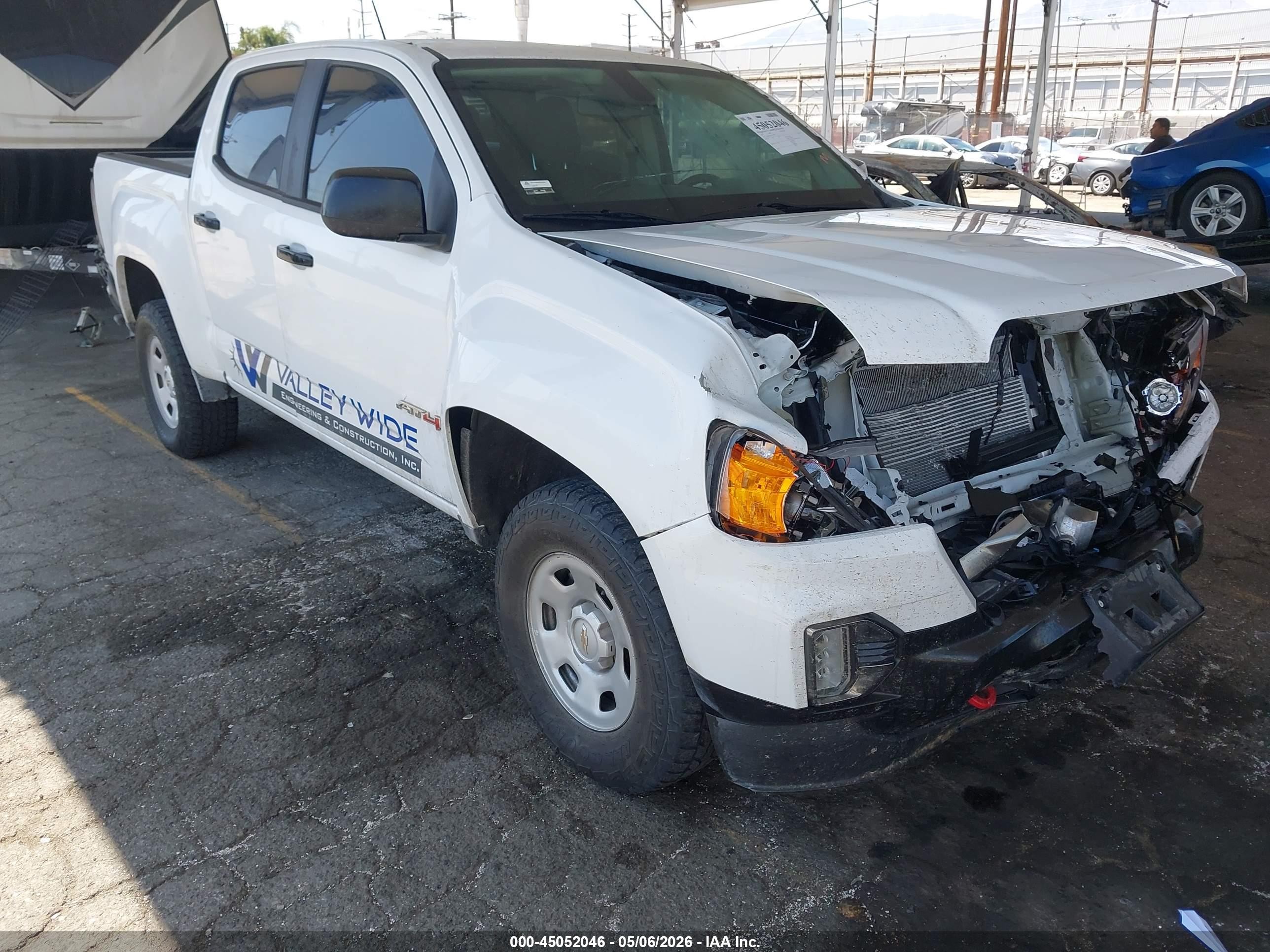 2022 GMC Canyon 4WD AT4, VIN 1GTG6FEN5N1273893 — Front end