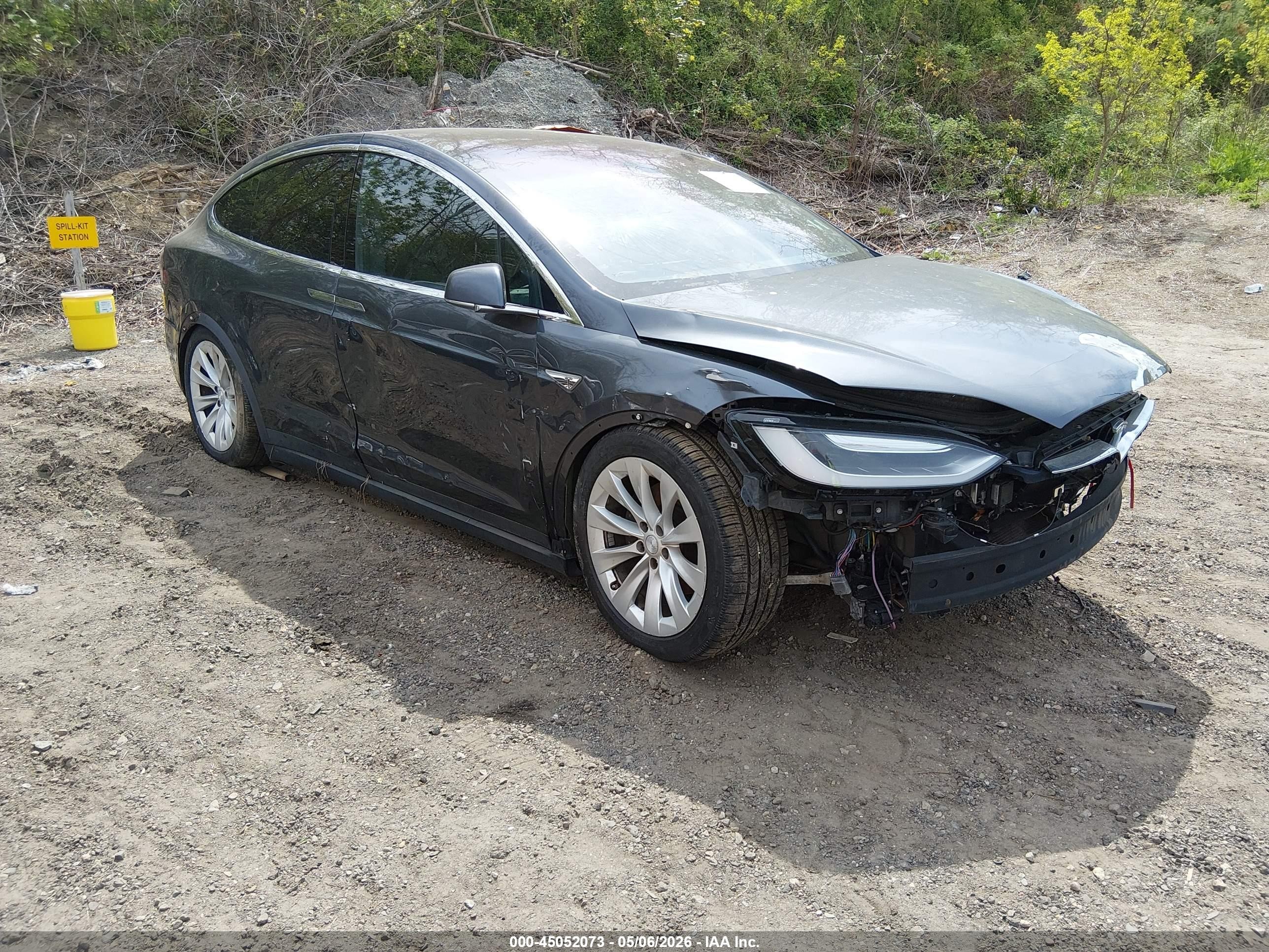 2016 Tesla Model X 70D, VIN 5YJXCAE2XGF019821 — Normal wear
