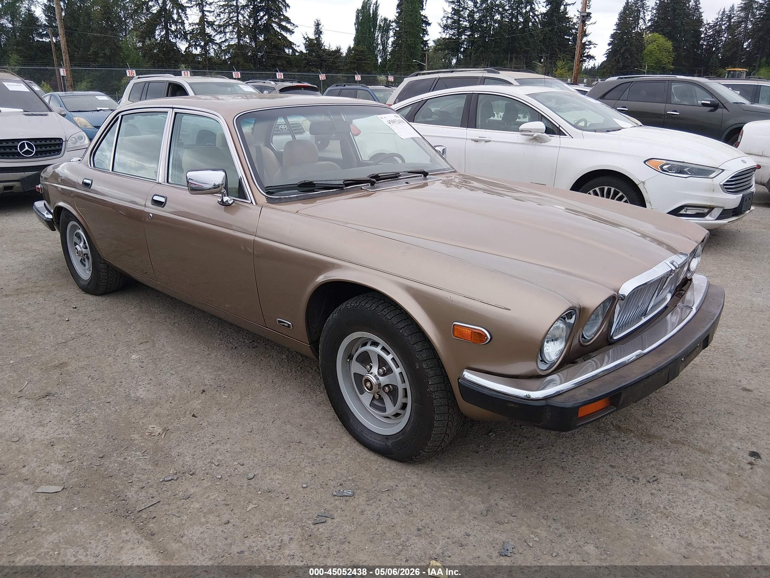1987 Jaguar XJ, VIN SAJAY1344HC471288 — Normal wear
