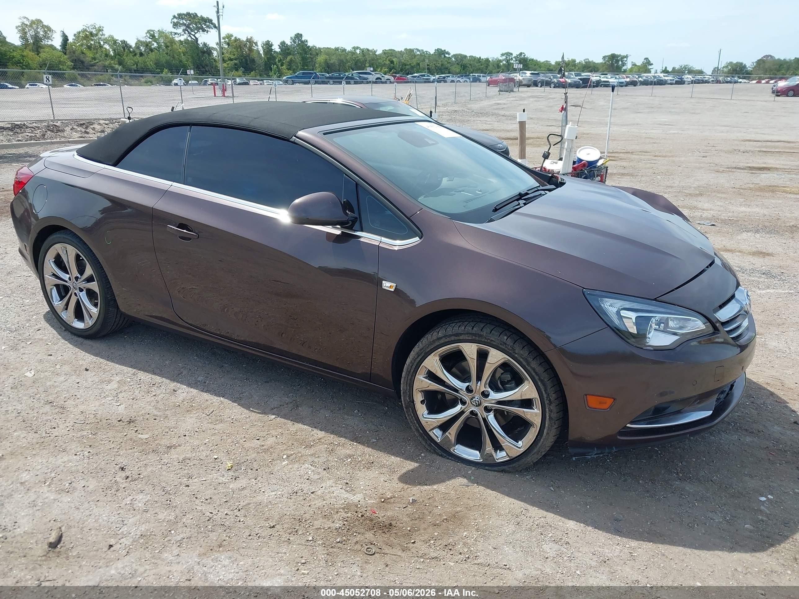 2017 Buick Cascada Premium, VIN W04WH3N52HG039422 — Front end