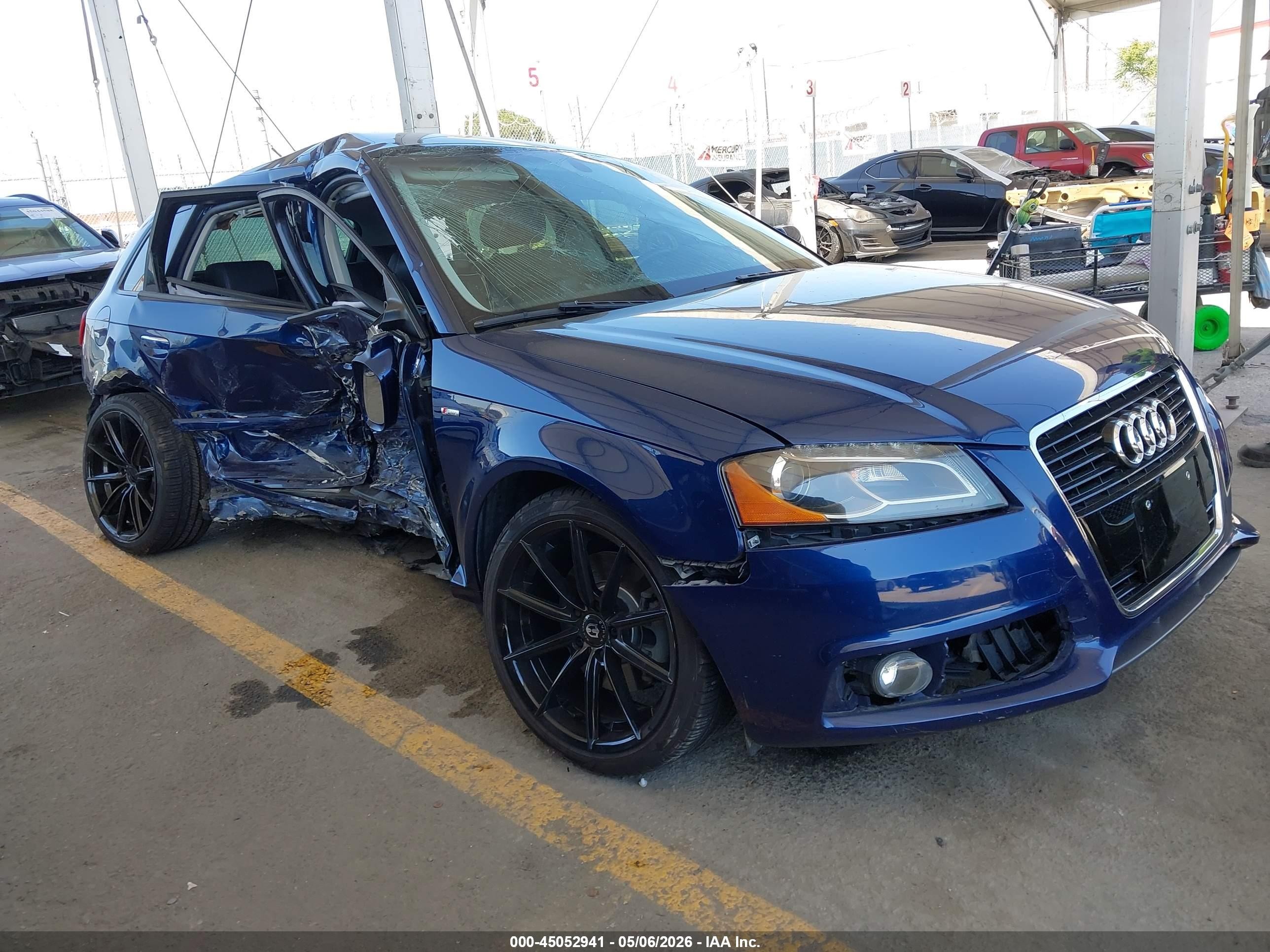 2013 Audi A3 Premium Plus, VIN WAUKEAFM8DA000657 — Бок