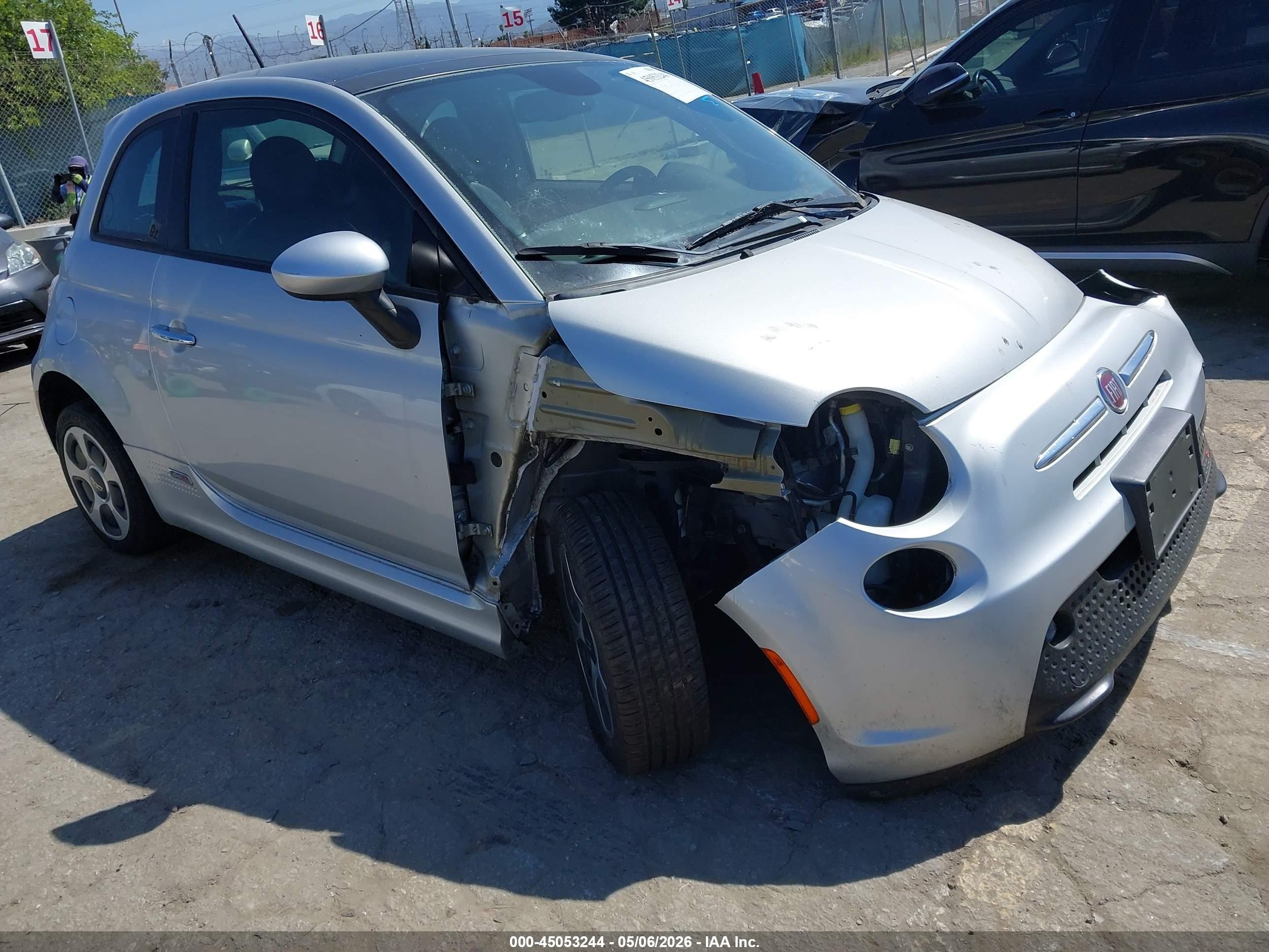 2014 FIAT 500e, VIN 3C3CFFGE1ET208449 — Normal wear
