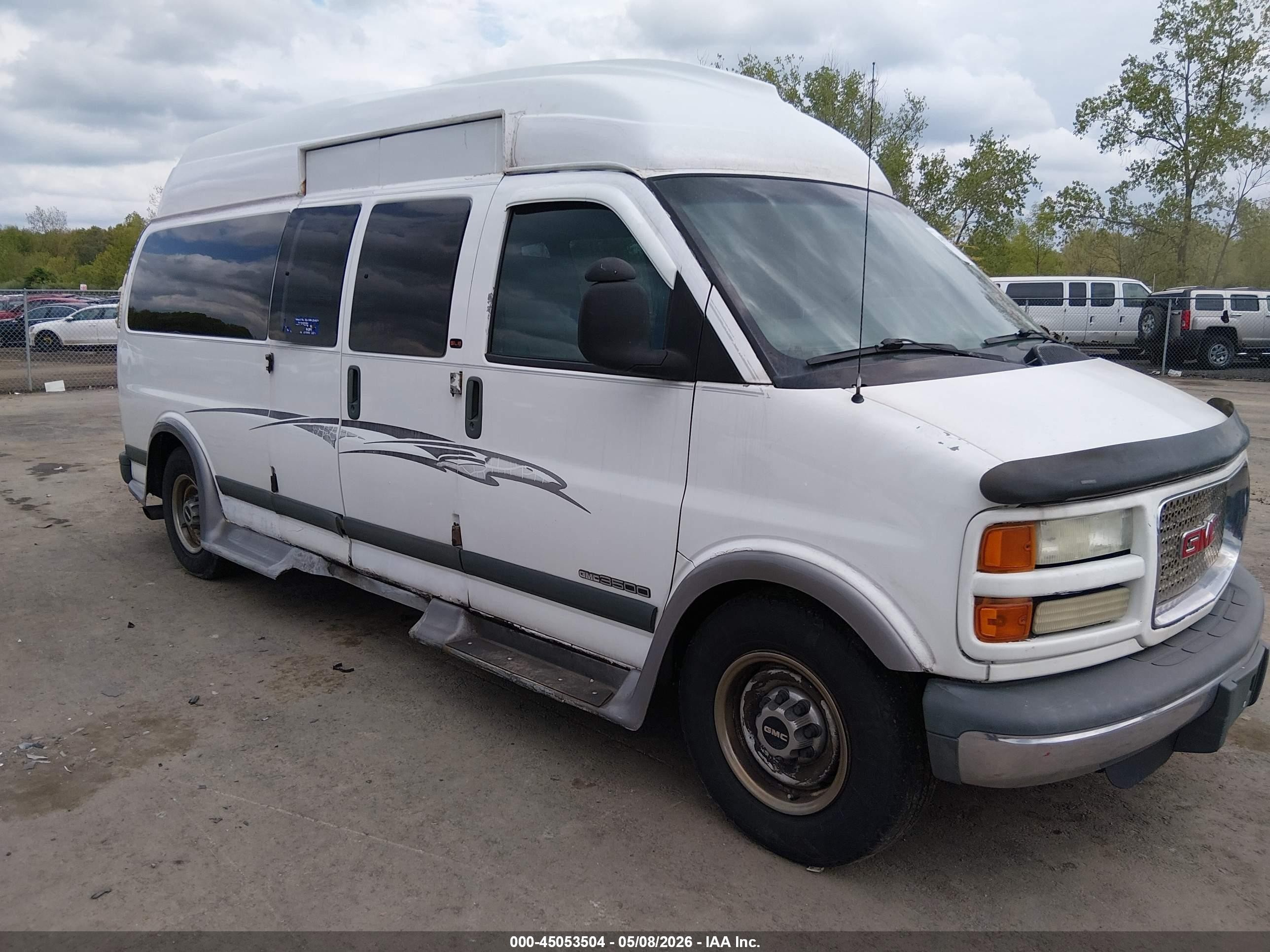 2002 GMC Savana, VIN 1GJHG39RX21213755 — Пожар в моторном отсеке