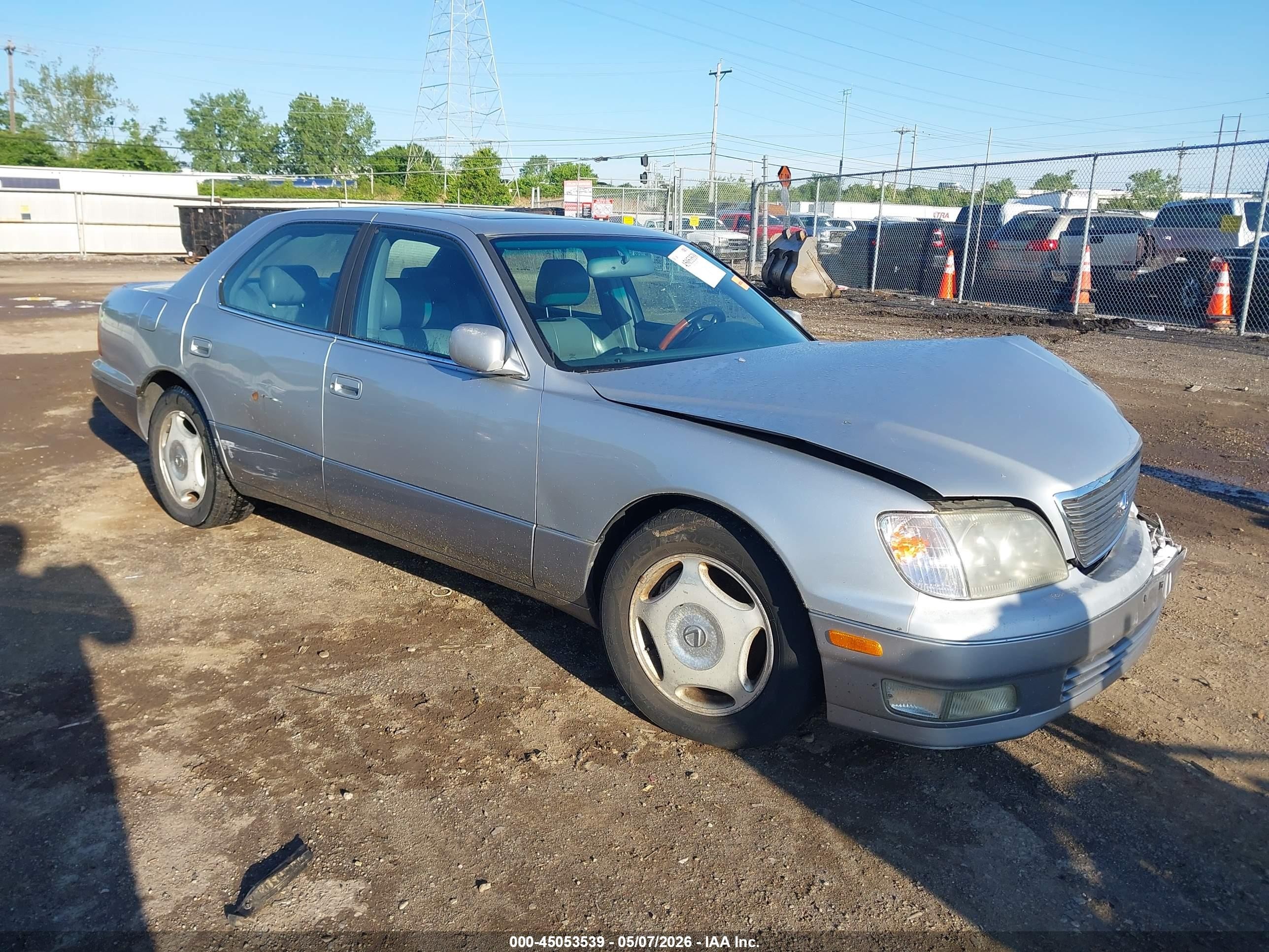 1999 Lexus LS 400, VIN JT8BH28F1X0166770 — Front end