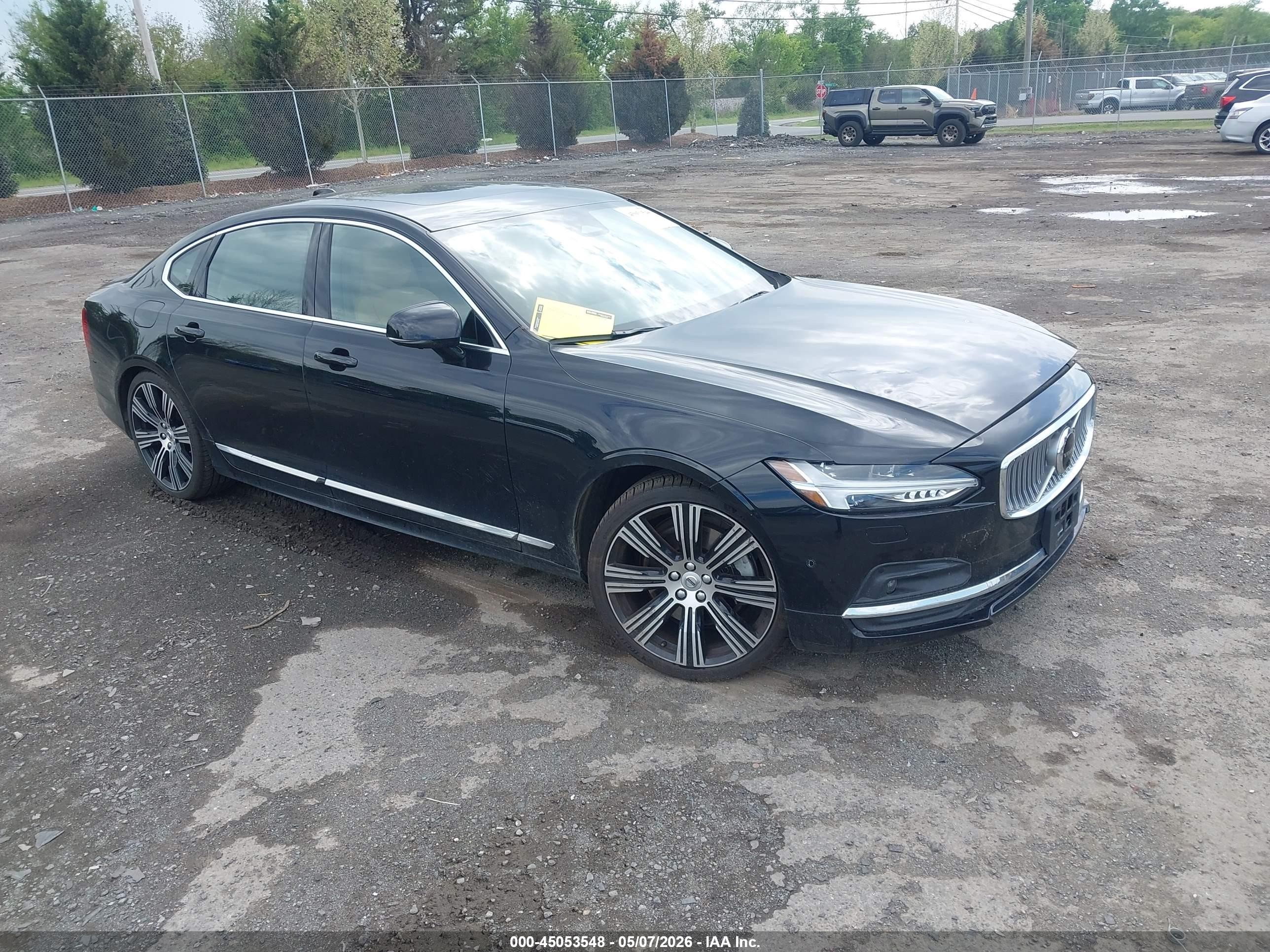2023 Volvo S90 Ultimate, VIN LVY062MA6PP343550 — Side