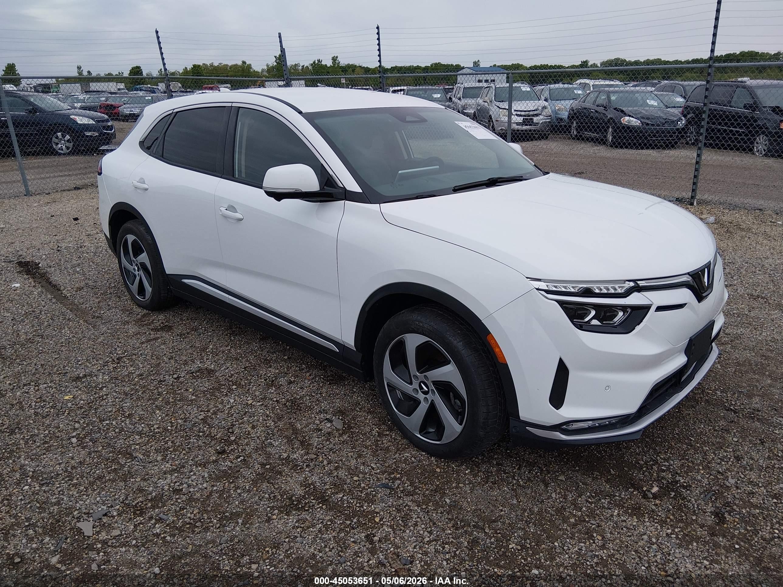 2024 VinFast VF 8 Eco, VIN RLLV1AEB7RH004473 — Front end