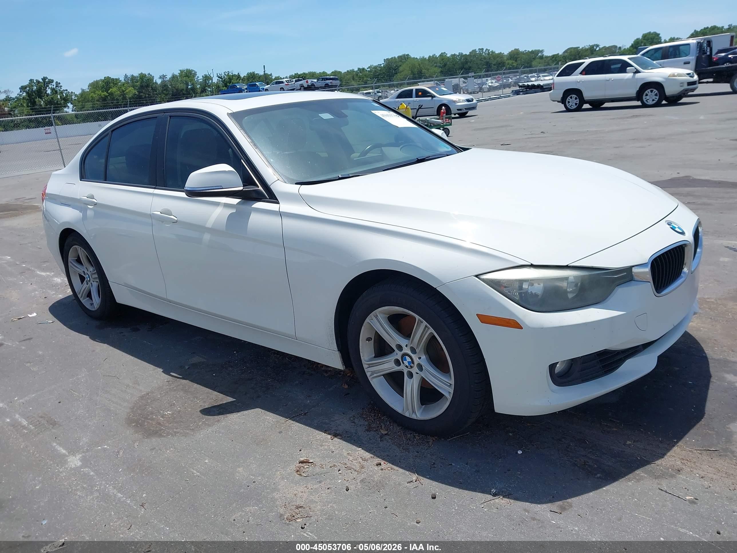 2014 BMW 3 Series 328i, VIN WBA3C1C5XEK105140 — Normal wear