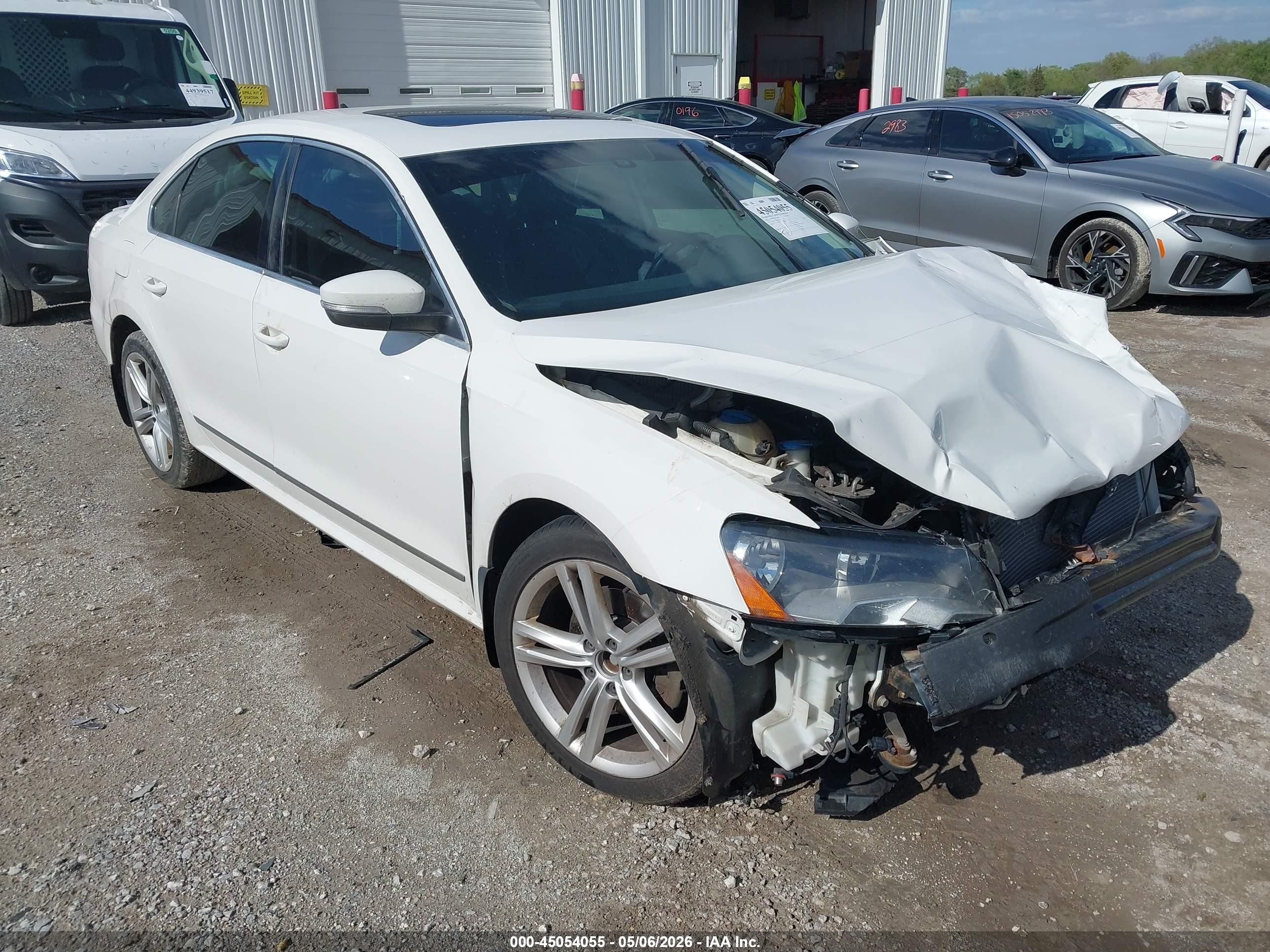 2013 Volkswagen Passat SEL Premium, VIN 1VWCN7A31DC108564 — Frame damage