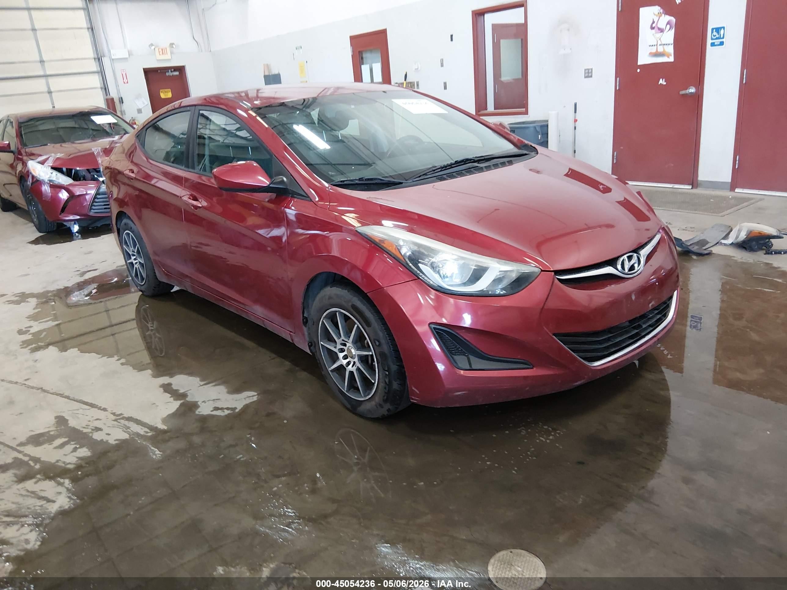 2014 Hyundai Elantra SE, VIN 5NPDH4AE2EH536213 — Front end