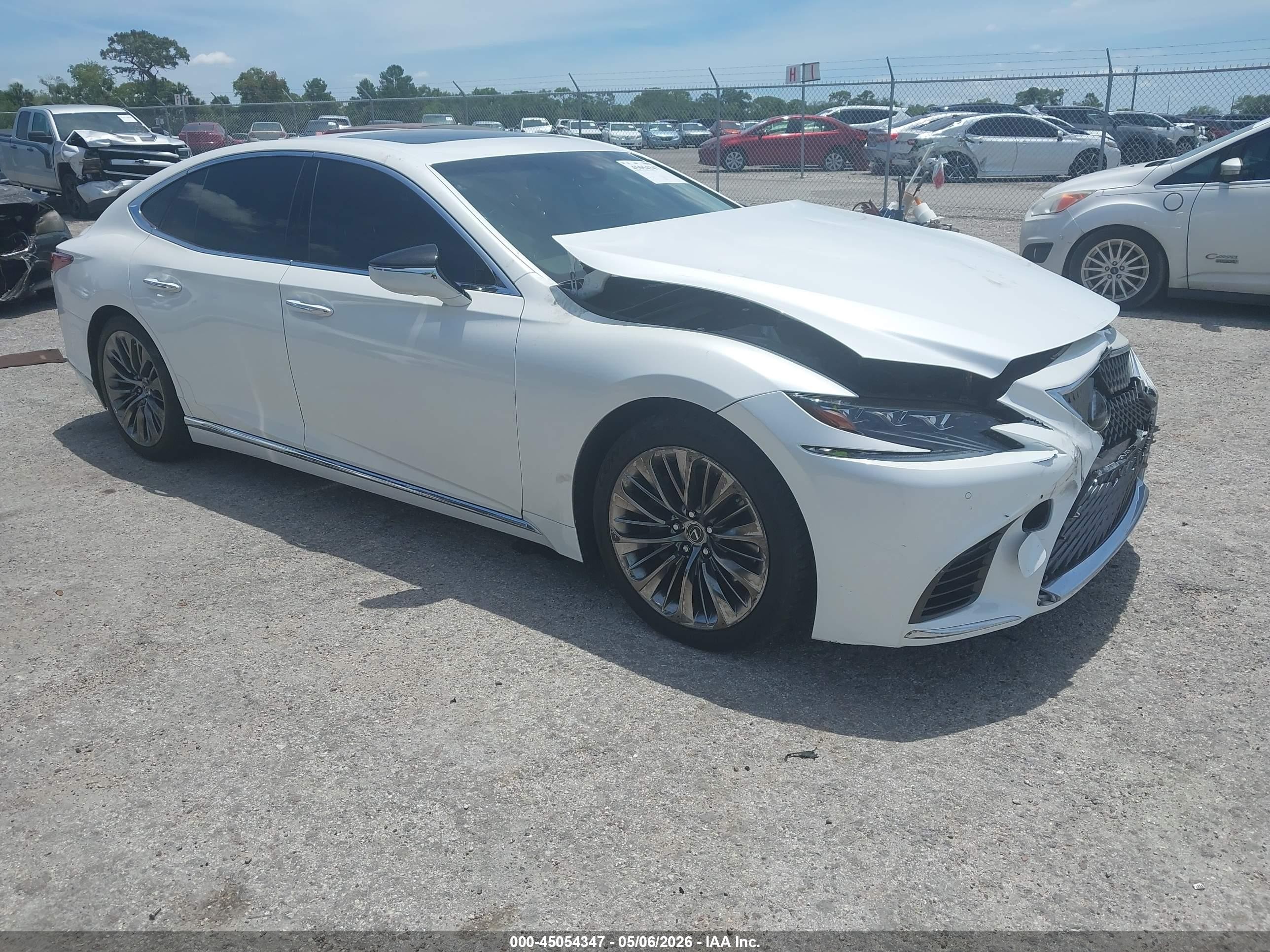2020 Lexus LS 500, VIN JTHD51FF1L5013026 — Front end