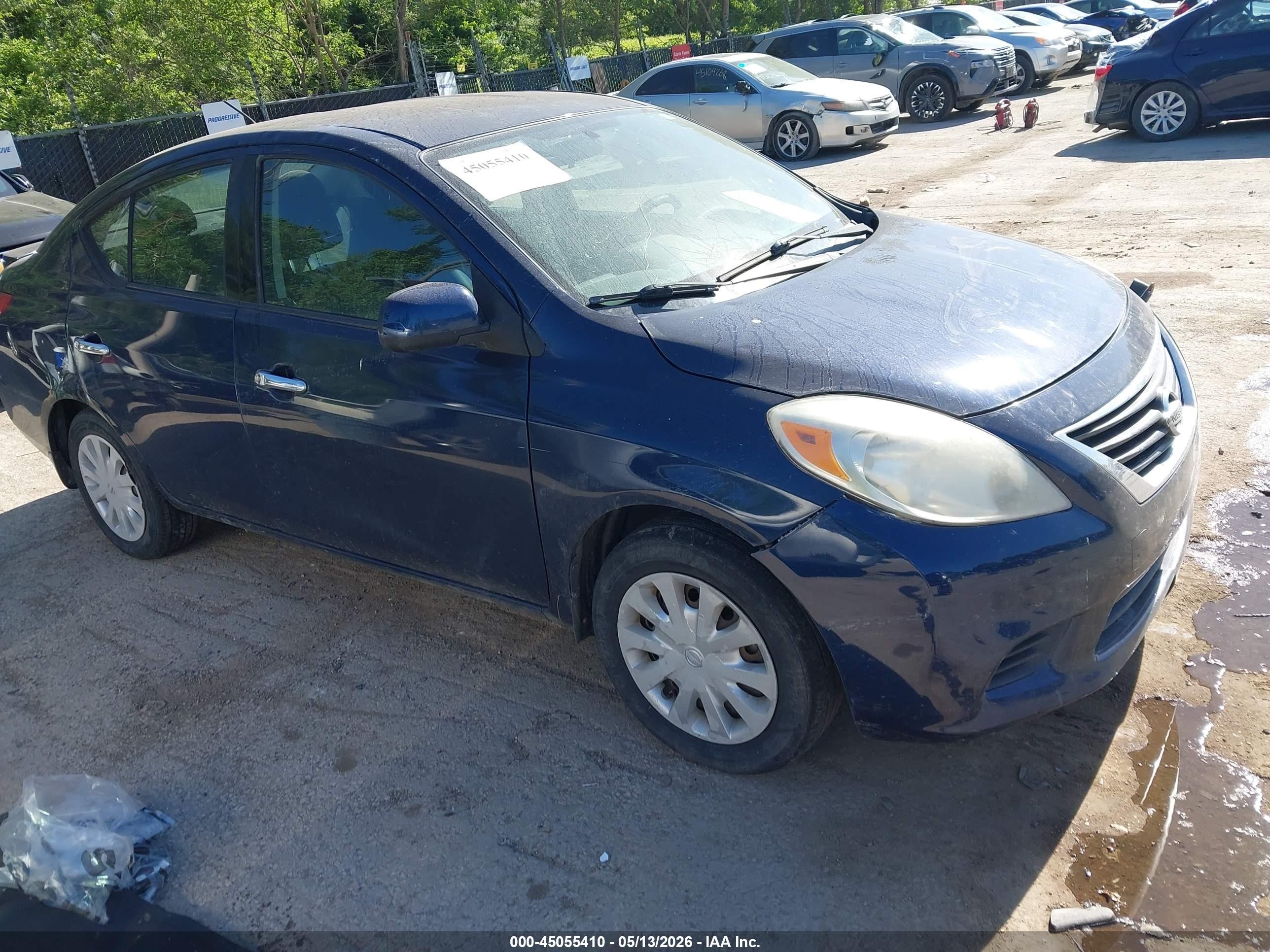 2014 Nissan Versa SV, VIN 3N1CN7AP1EL833306 — Град