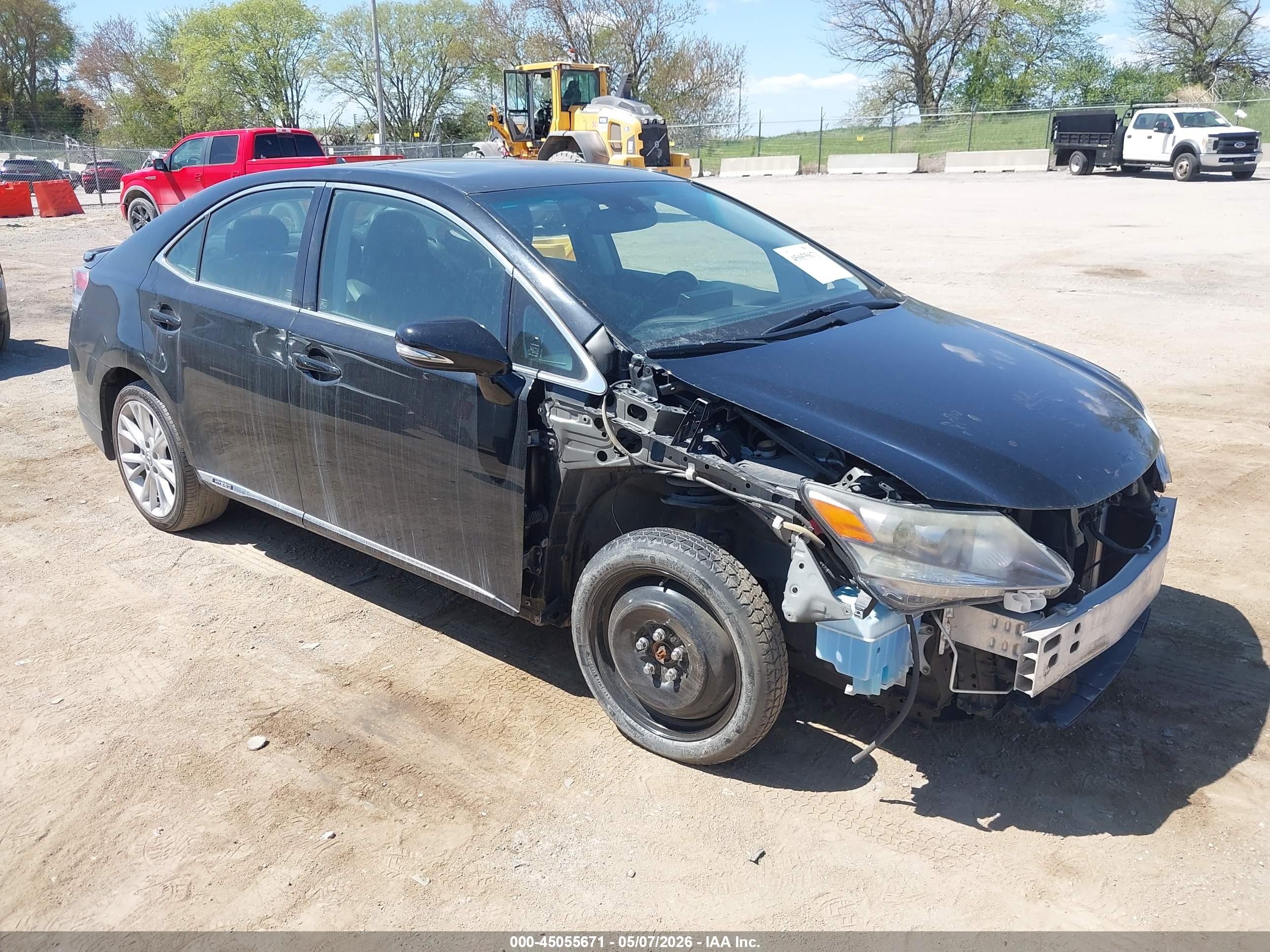2010 Lexus HS 250h Premium, VIN JTHBB1BA5A2005245 — Front end