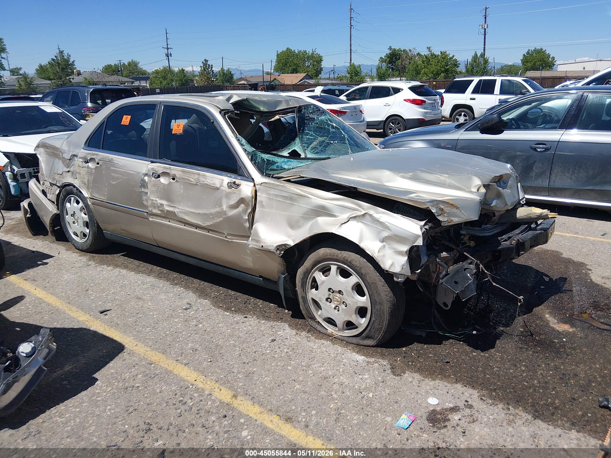 2000 Acura RL, VIN JH4KA9664YC009136 — Перед