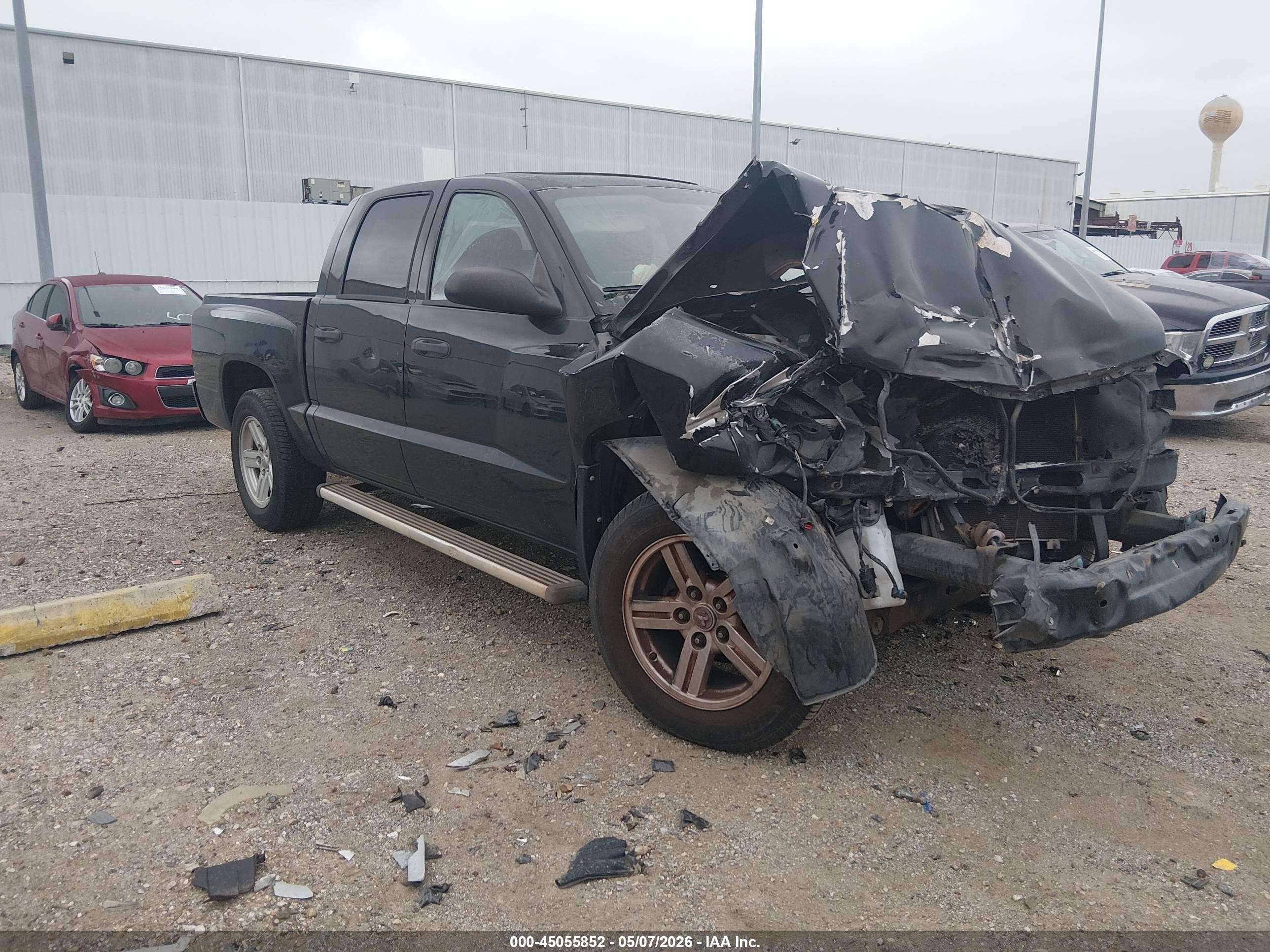2008 Dodge Dakota SXT, VIN 1D7HE38K88S631211 — Перед