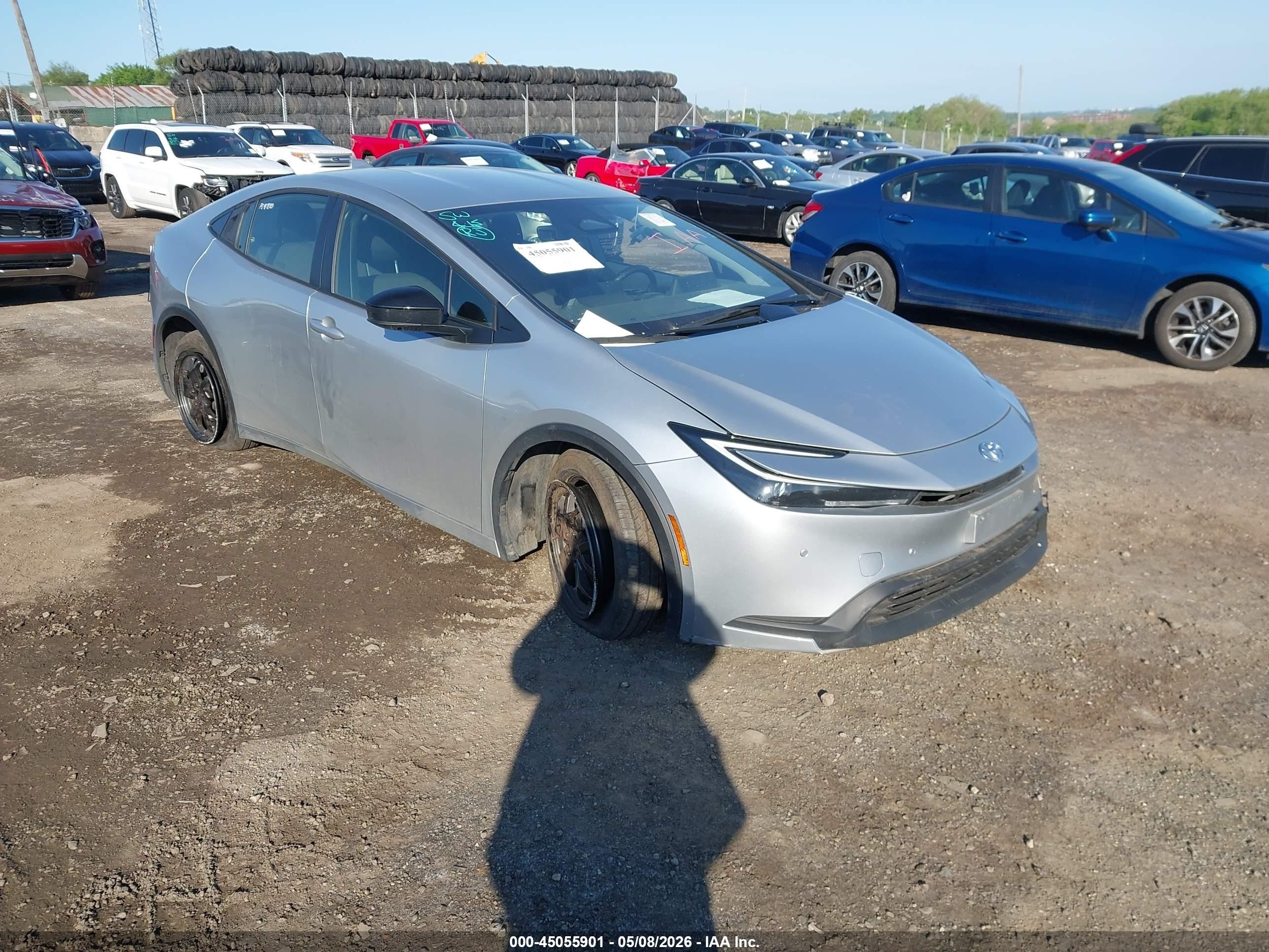 2023 Toyota Prius XLE, VIN JTDACAAU9P3004527 — Front end