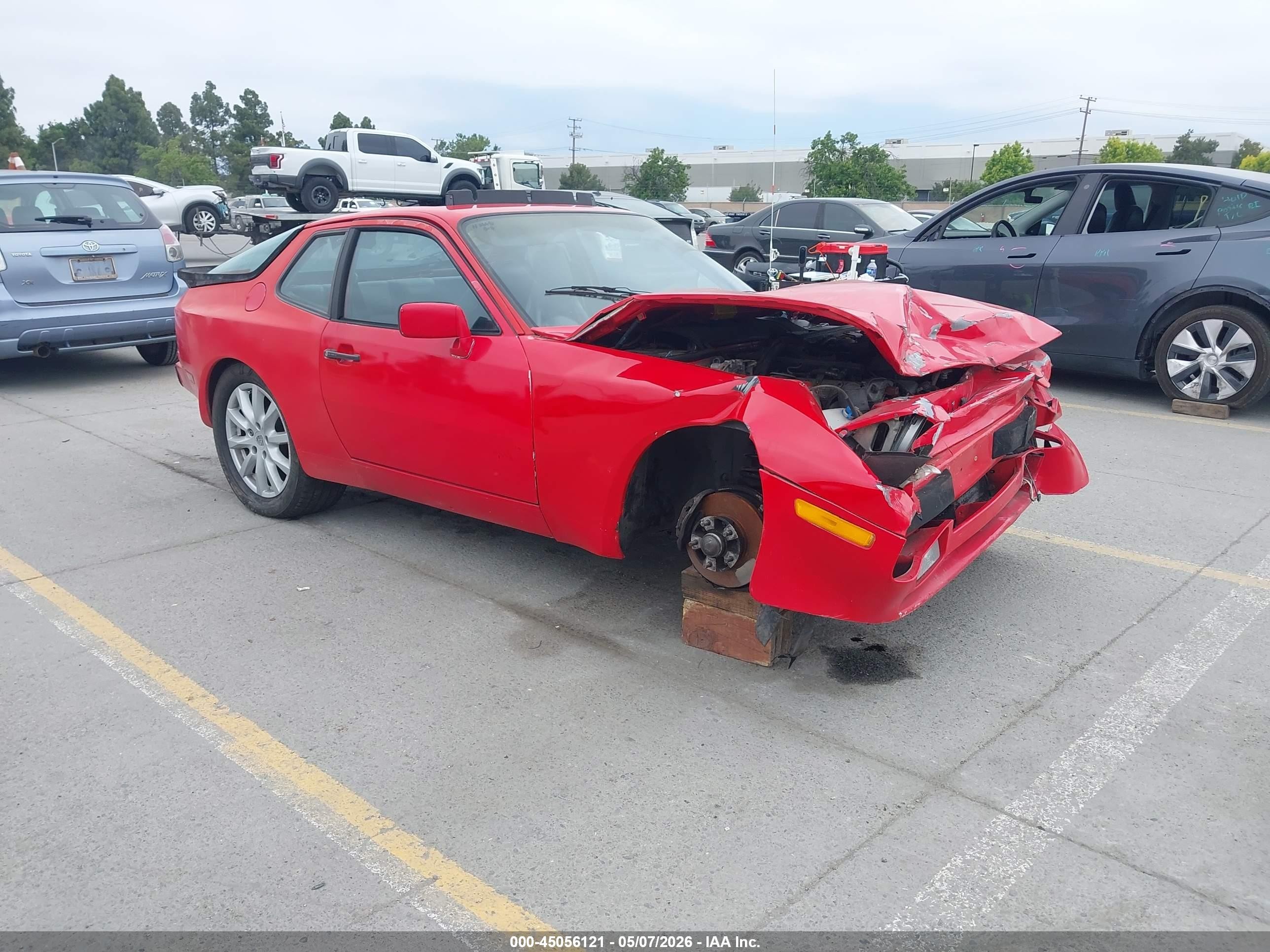 1986 Porsche 944, VIN WP0AA0941GN451085 — Перед