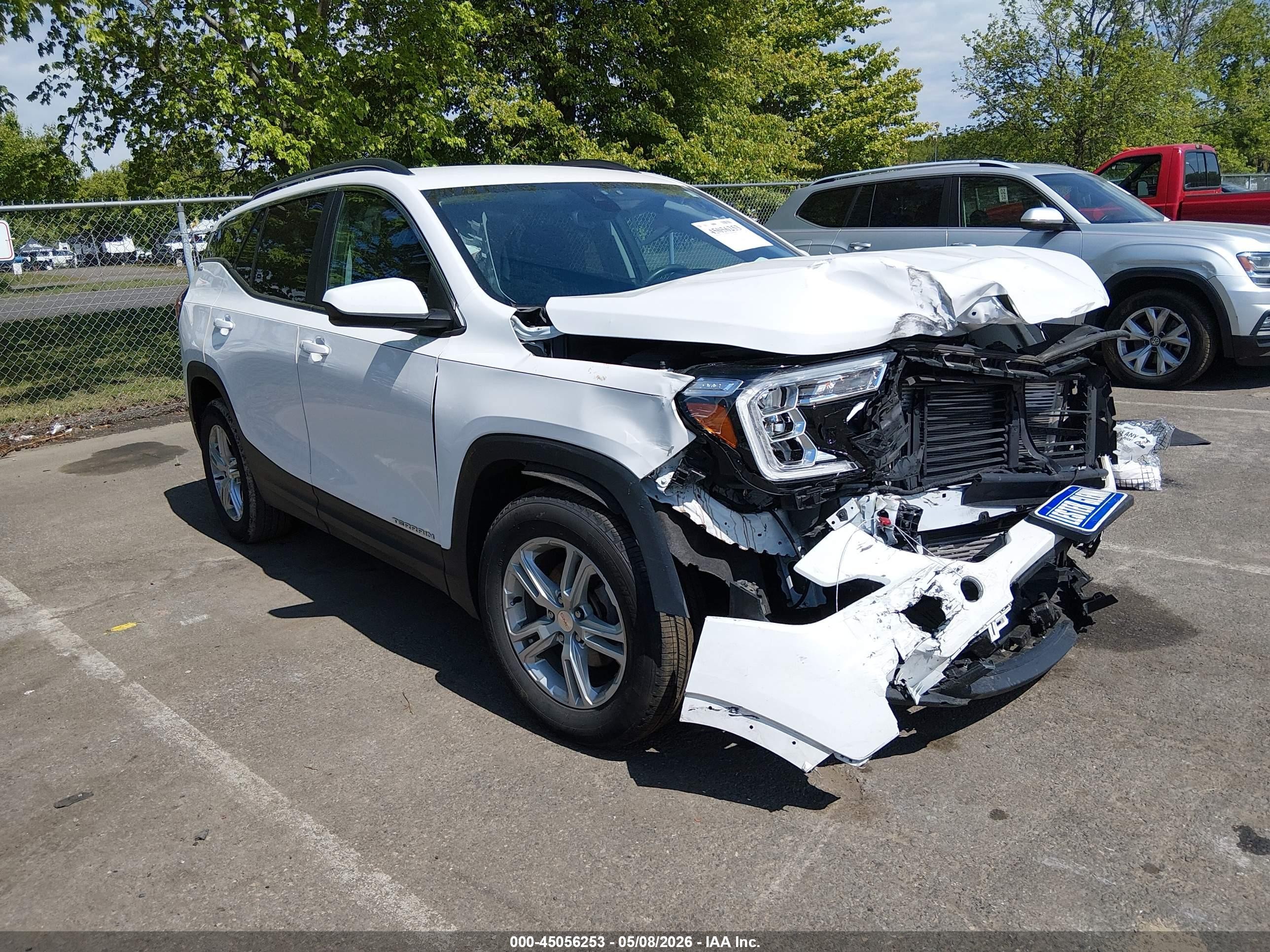 2023 GMC Terrain SLE, VIN 3GKALMEG1PL223786 — Front end