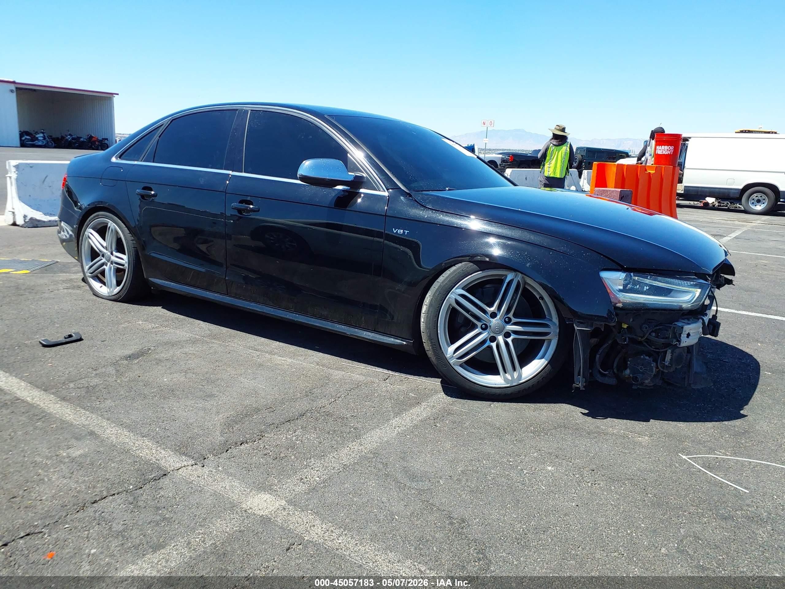 2015 Audi S4 Prestige, VIN WAUKGAFL4FA091298 — Перед
