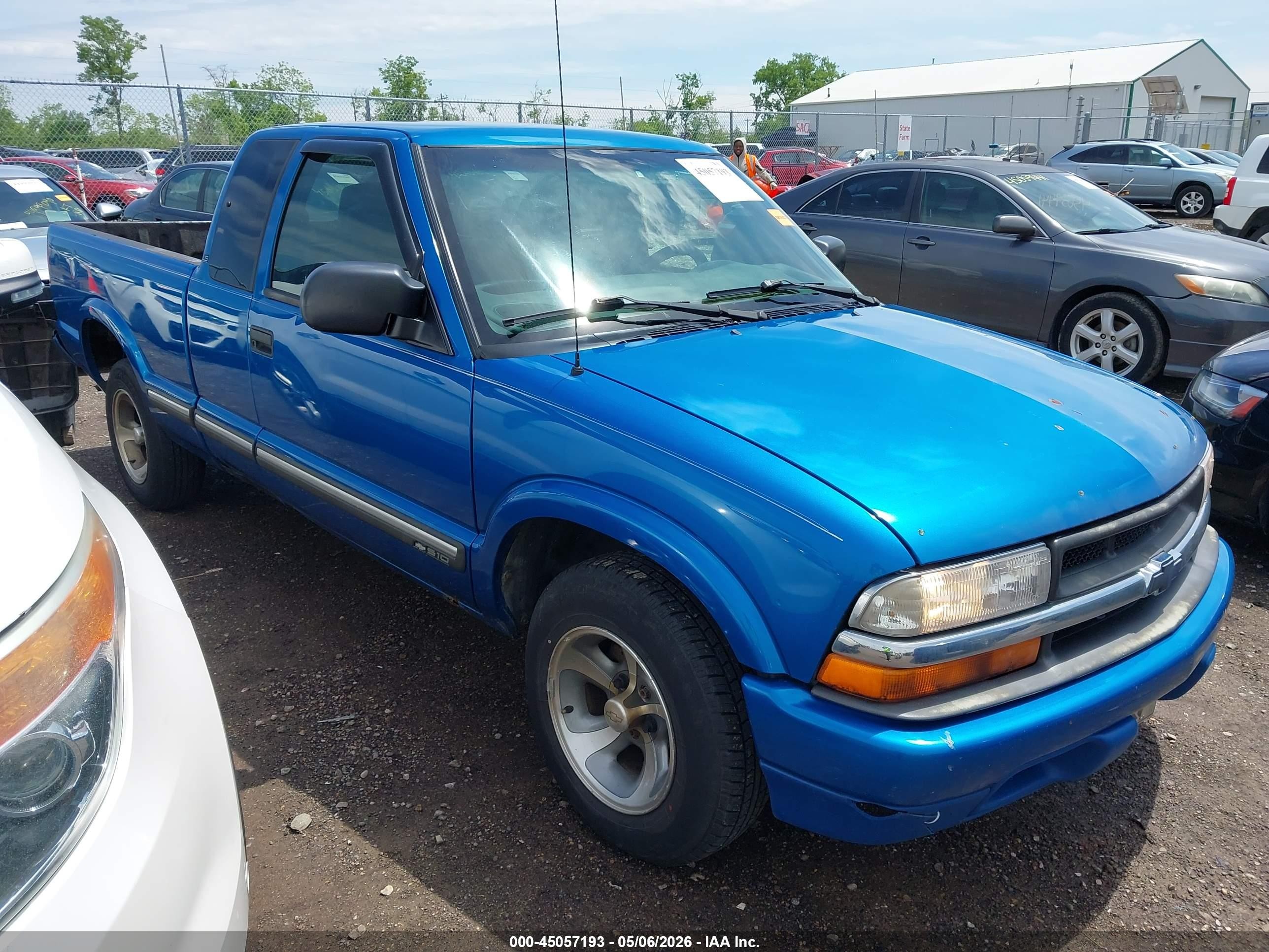 2000 Chevrolet S-10 LS, VIN 1GCCS1941YK167387 — Normal wear