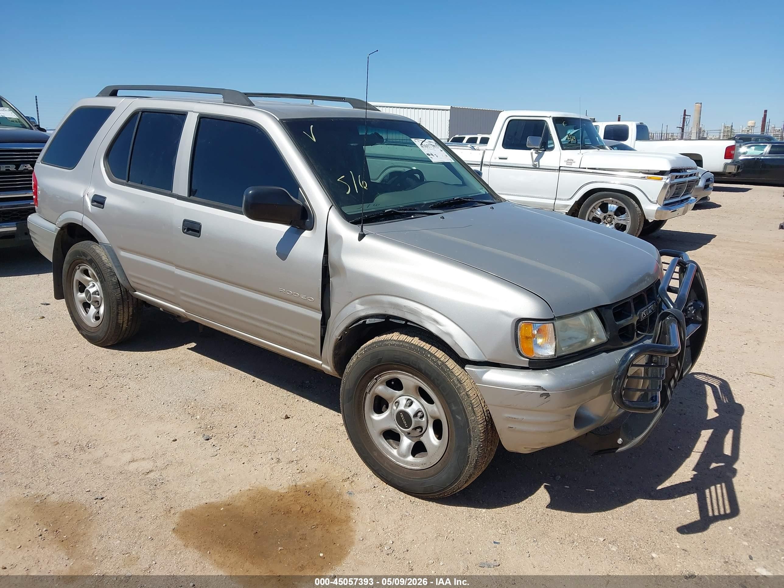 2004 Isuzu Rodeo S, VIN 4S2CK58W044309631 — Перед