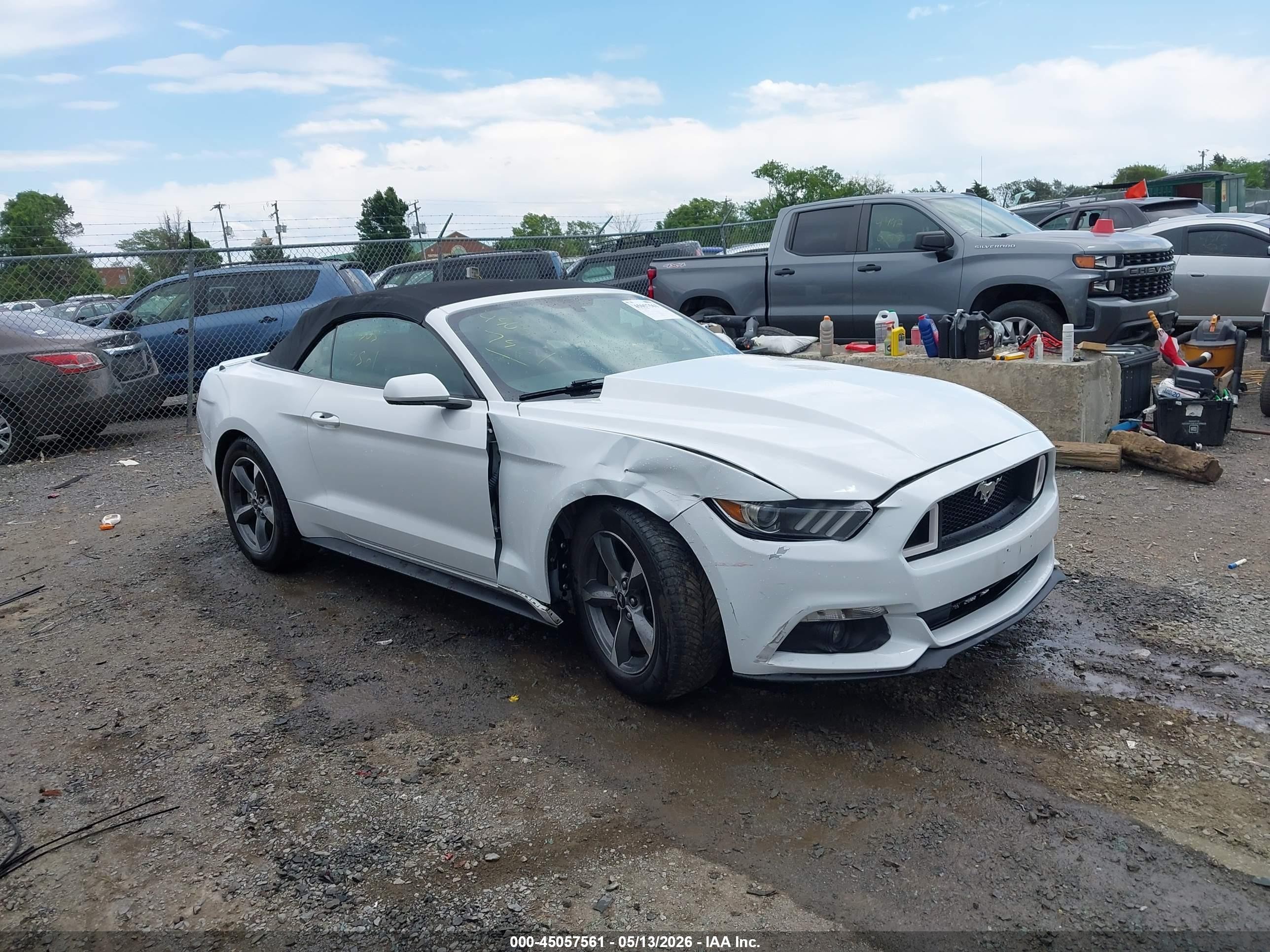 2015 Ford Mustang V6, VIN 1FATP8EM7F5383813 — Front end