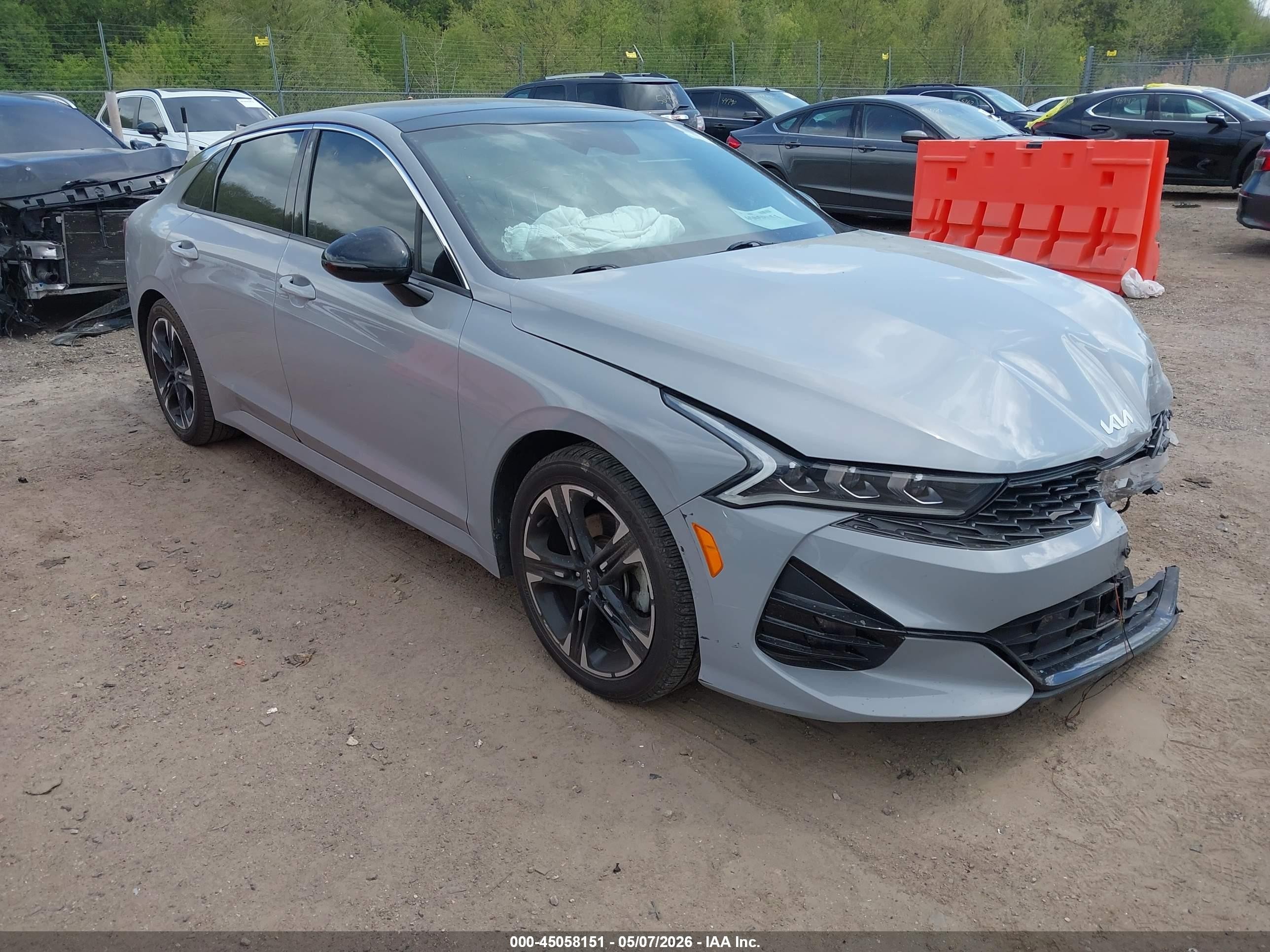 2022 Kia K5 GT-Line, VIN 5XXG64J23NG113676 — Front end