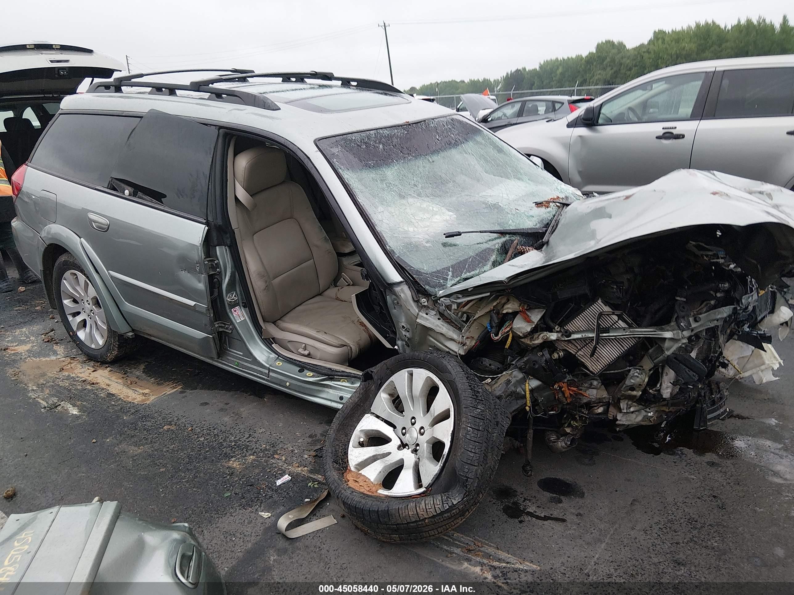 2009 Subaru Outback Limited, VIN 4S4BP66C397325010 — Перед
