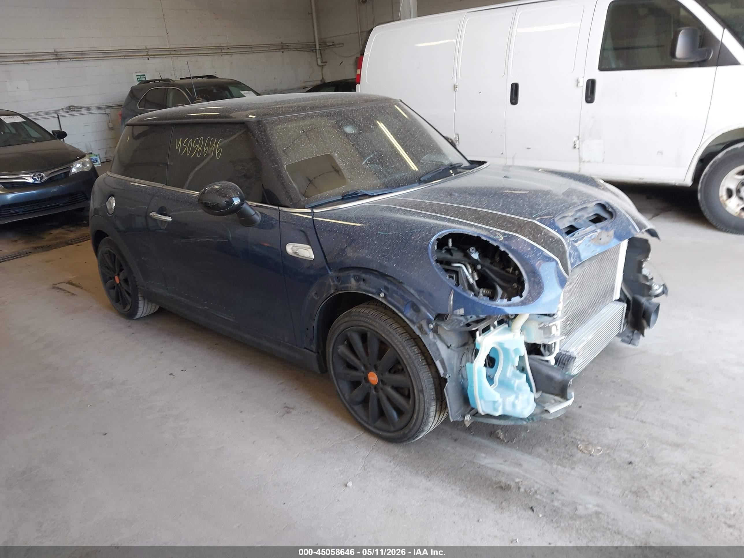 2016 MINI Hardtop S, VIN WMWXP7C59G2C60731 — Front end