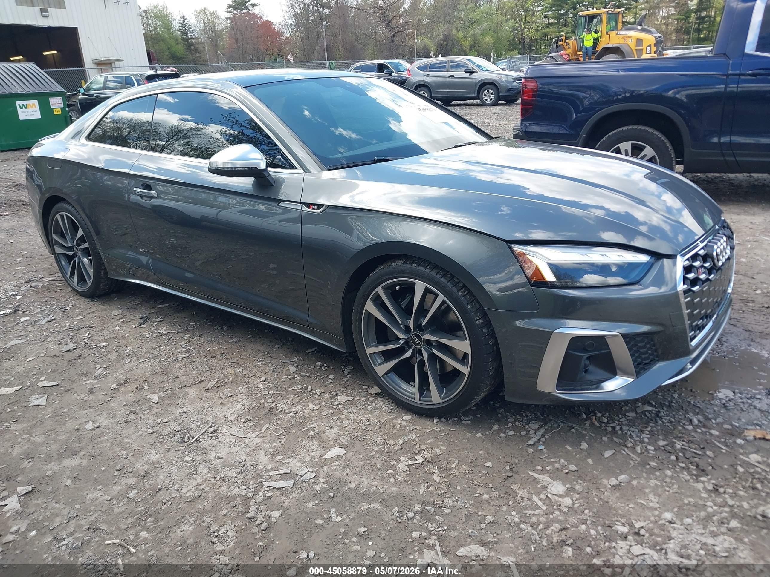 2023 Audi S5 Premium Plus, VIN WAUP4AF58PA069676 — Зад