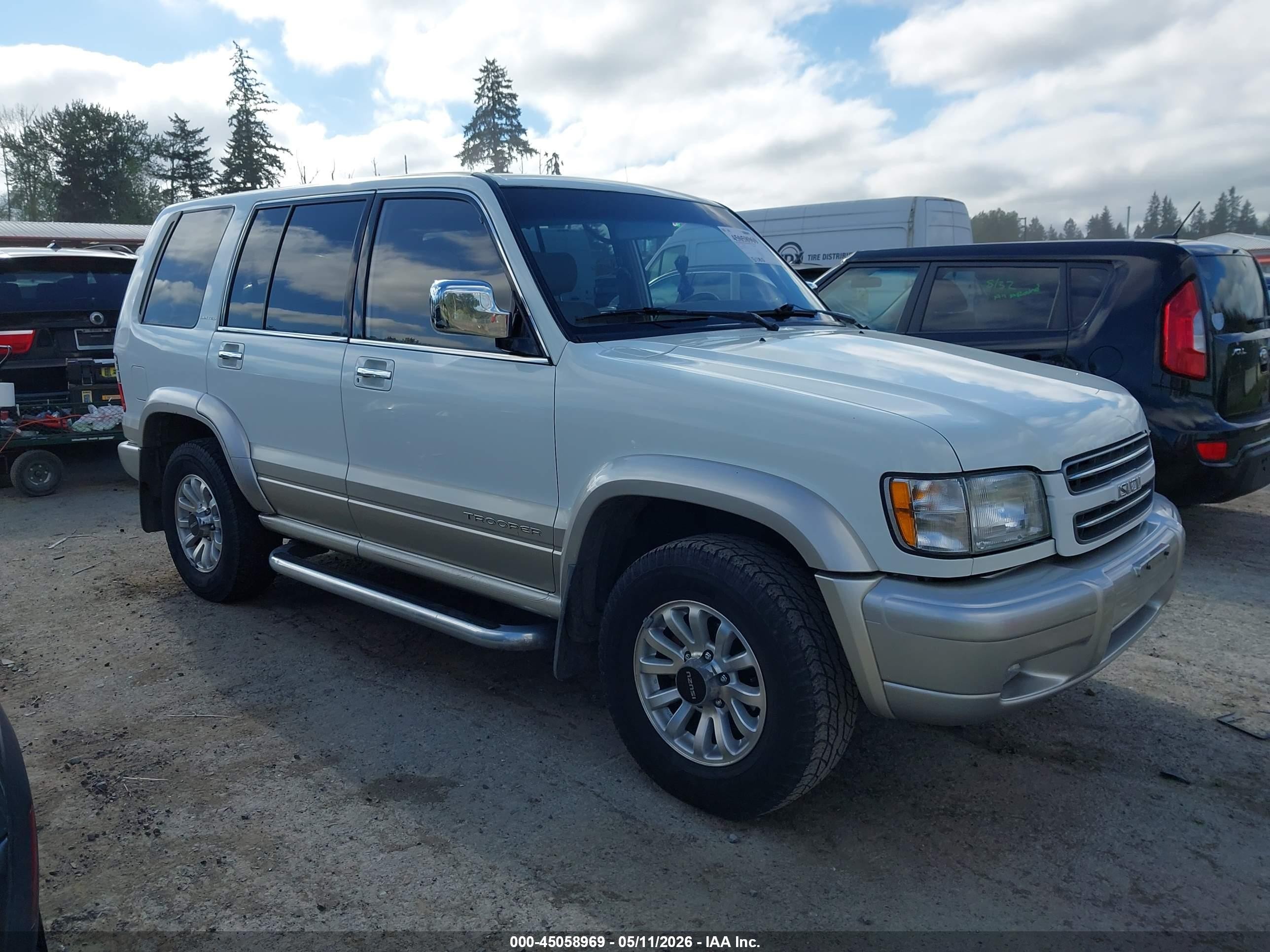 2000 Isuzu Trooper S, VIN JACDS58XXY7J07181 — Normal wear
