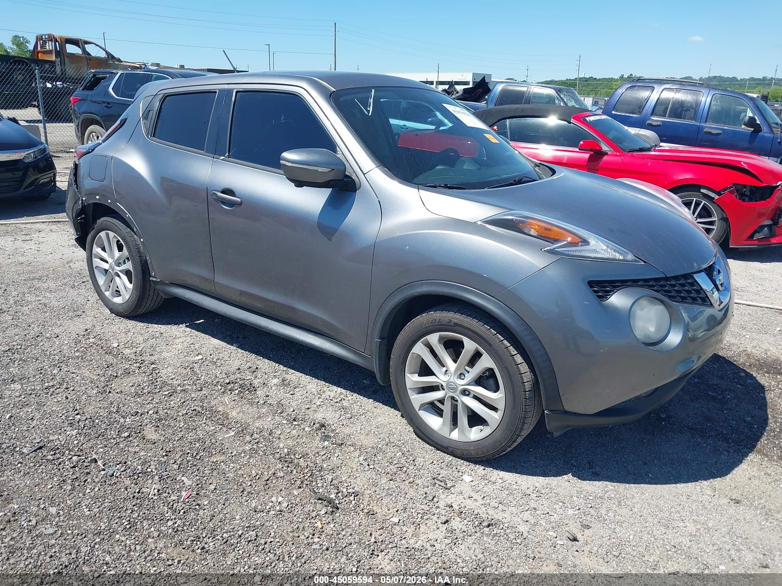 2016 Nissan Juke S, VIN JN8AF5MR8GT601100 — Rear end