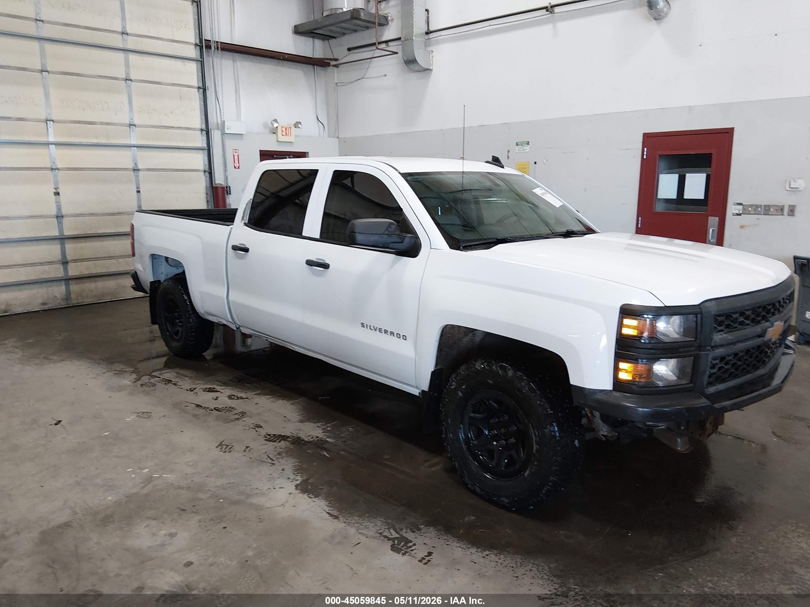 2015 Chevrolet Silverado 1500 LS, VIN 3GCUKPEC6FG450991 — Front end