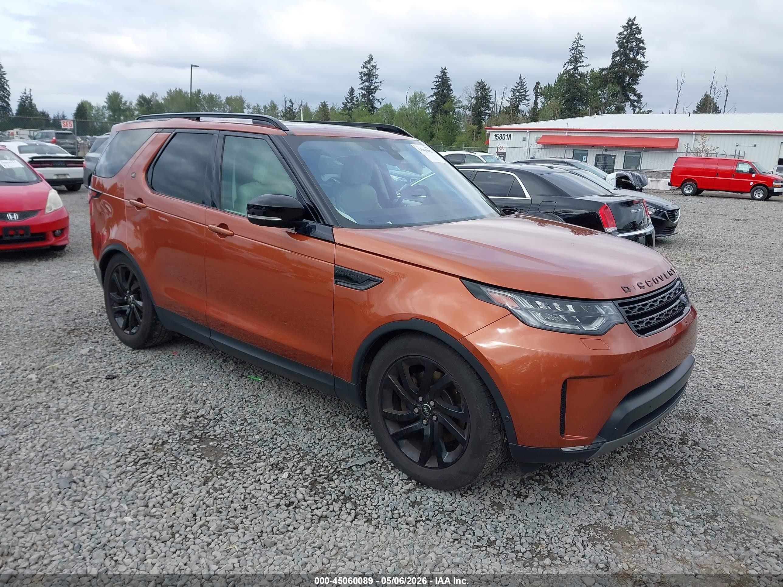 2017 Land Rover Discovery HSE Luxury, VIN SALRHBBV1HA020003 — Side