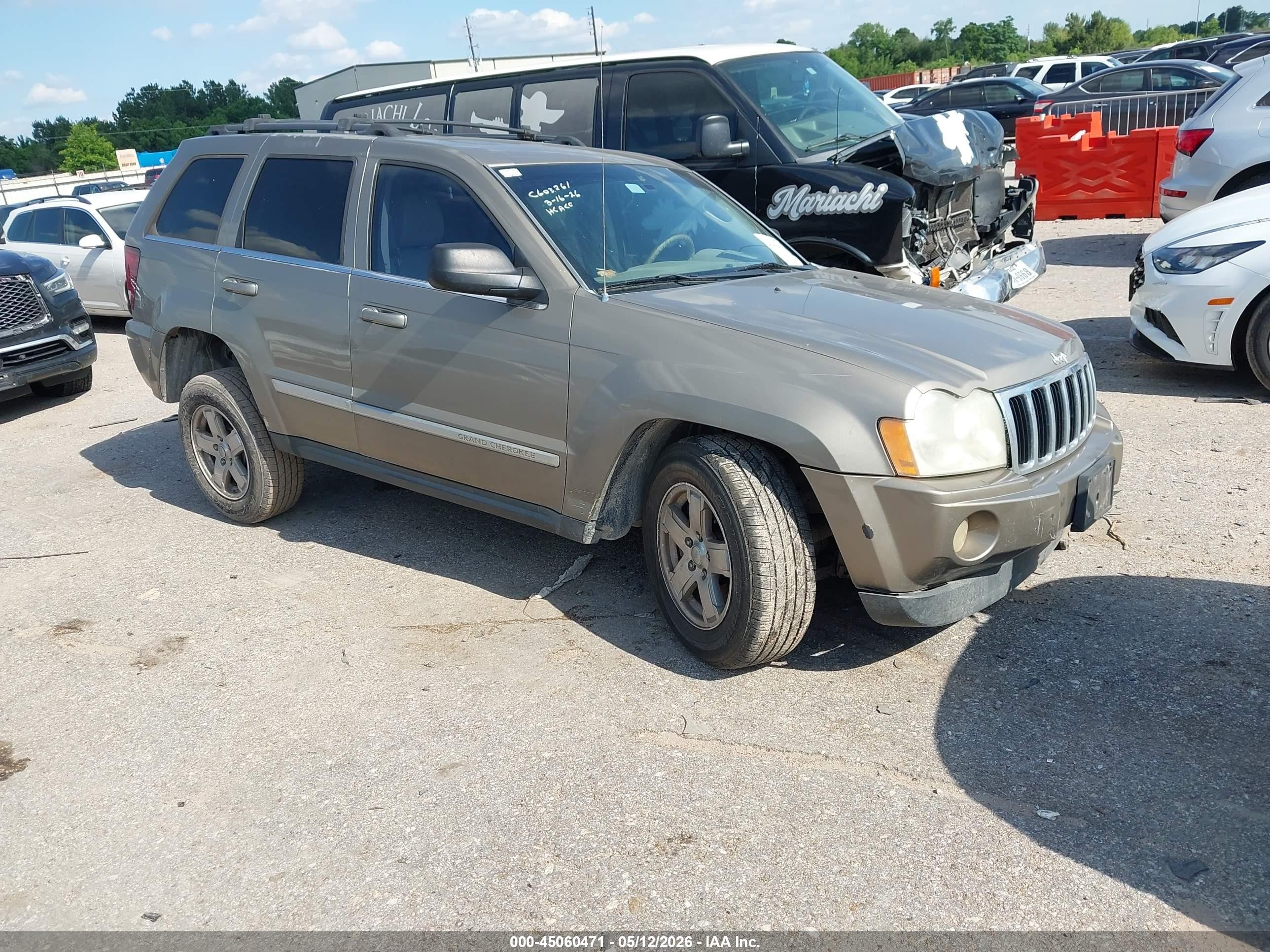 2006 Jeep Grand Cherokee Limited, VIN 1J4HS58N86C126960 — Front end