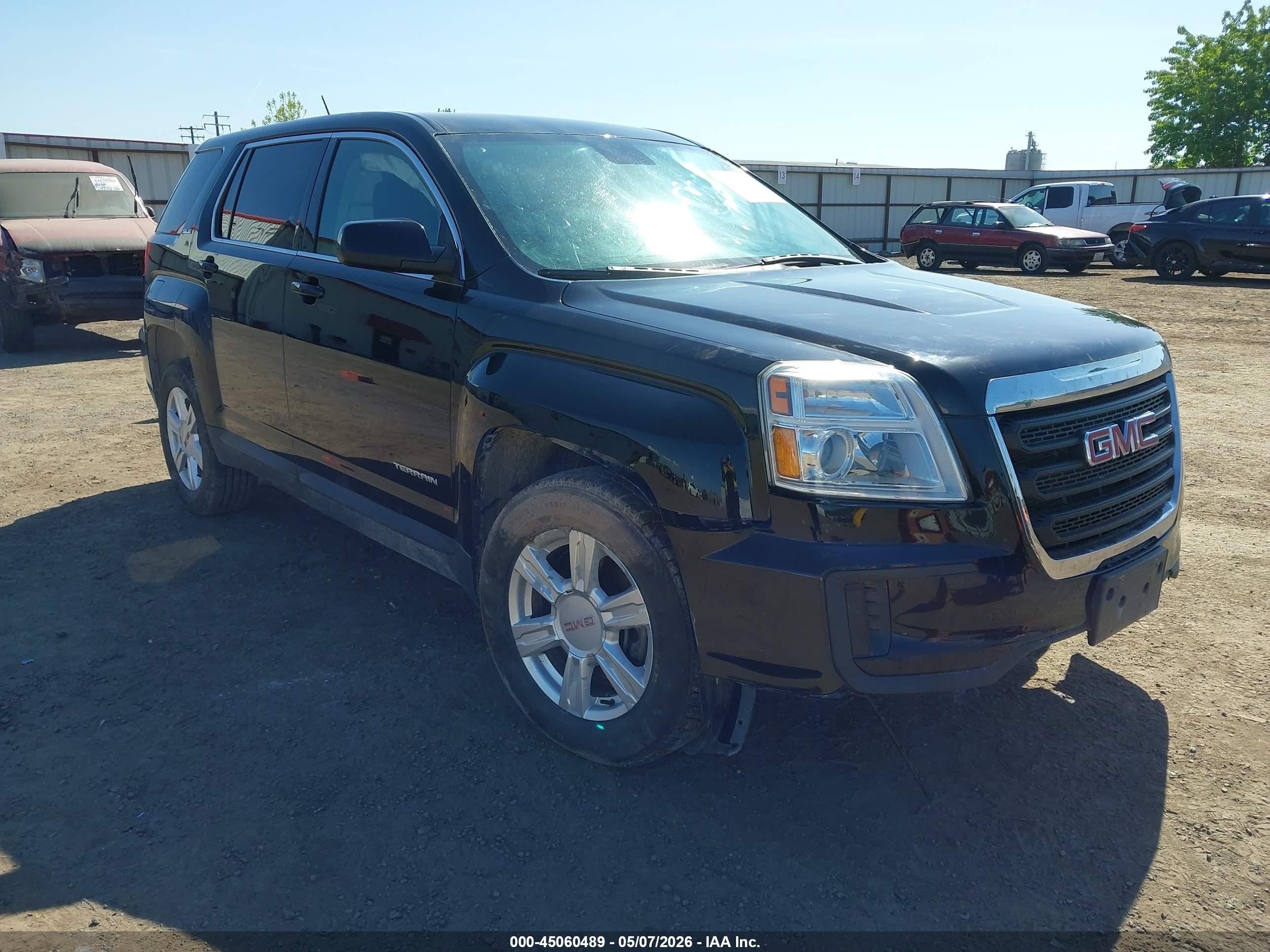 2016 GMC Terrain SLE, VIN 2GKFLSEK4G6173856 — Front end