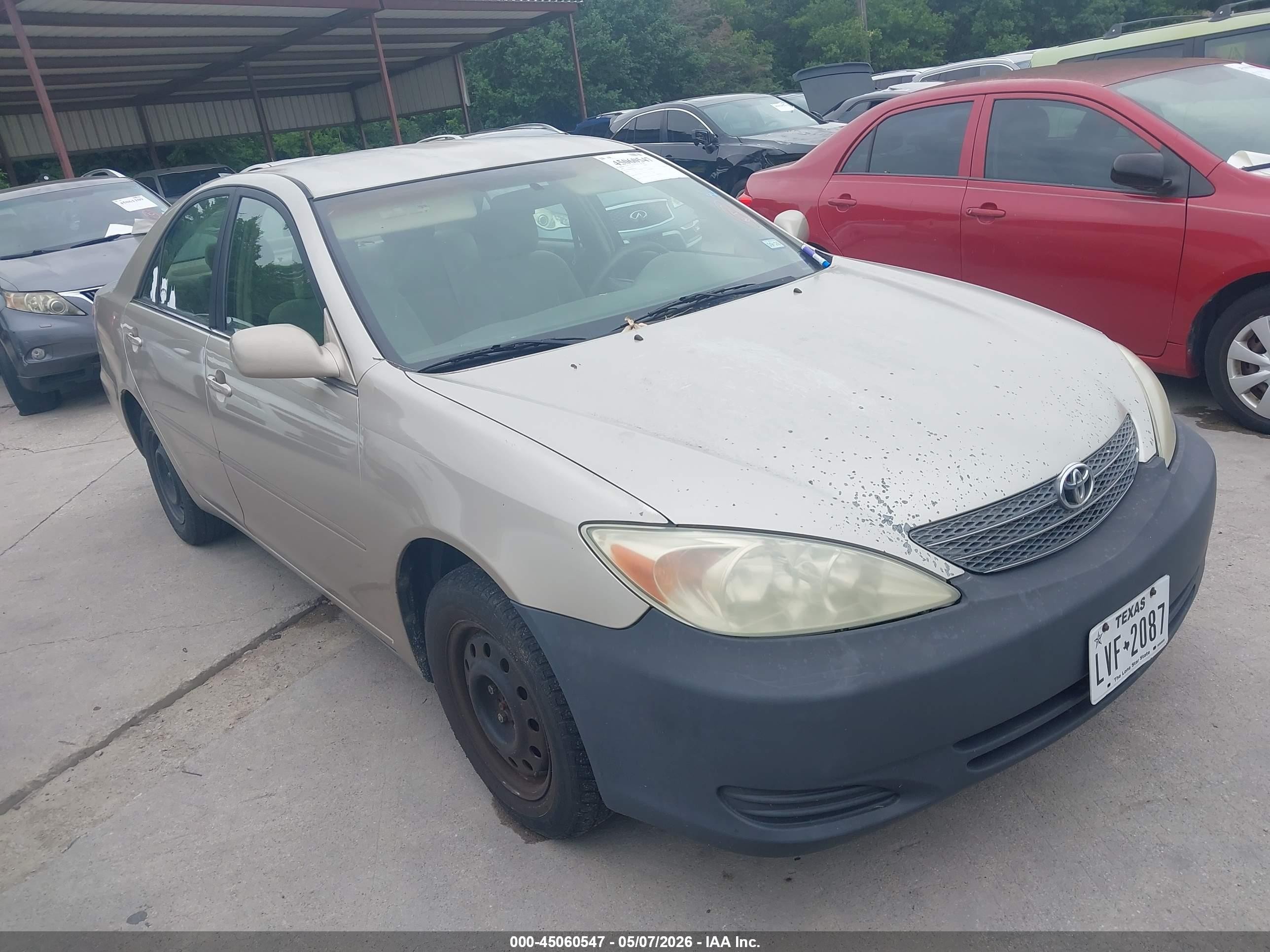 2004 Toyota Camry LE, VIN 4T1BE32K04U887863 — Normal wear