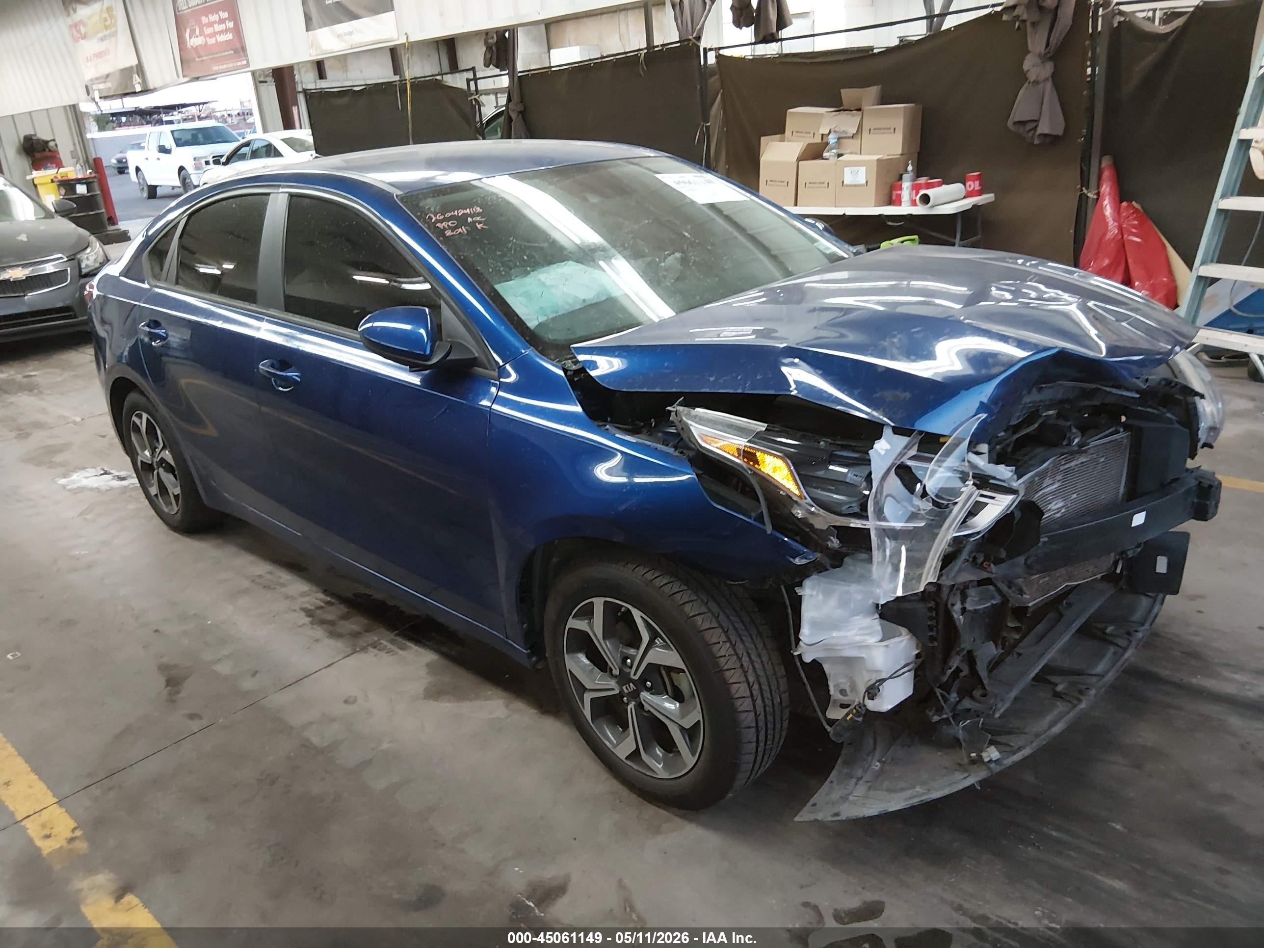 2021 Kia Forte LXS, VIN 3KPF24AD2ME268011 — Front end