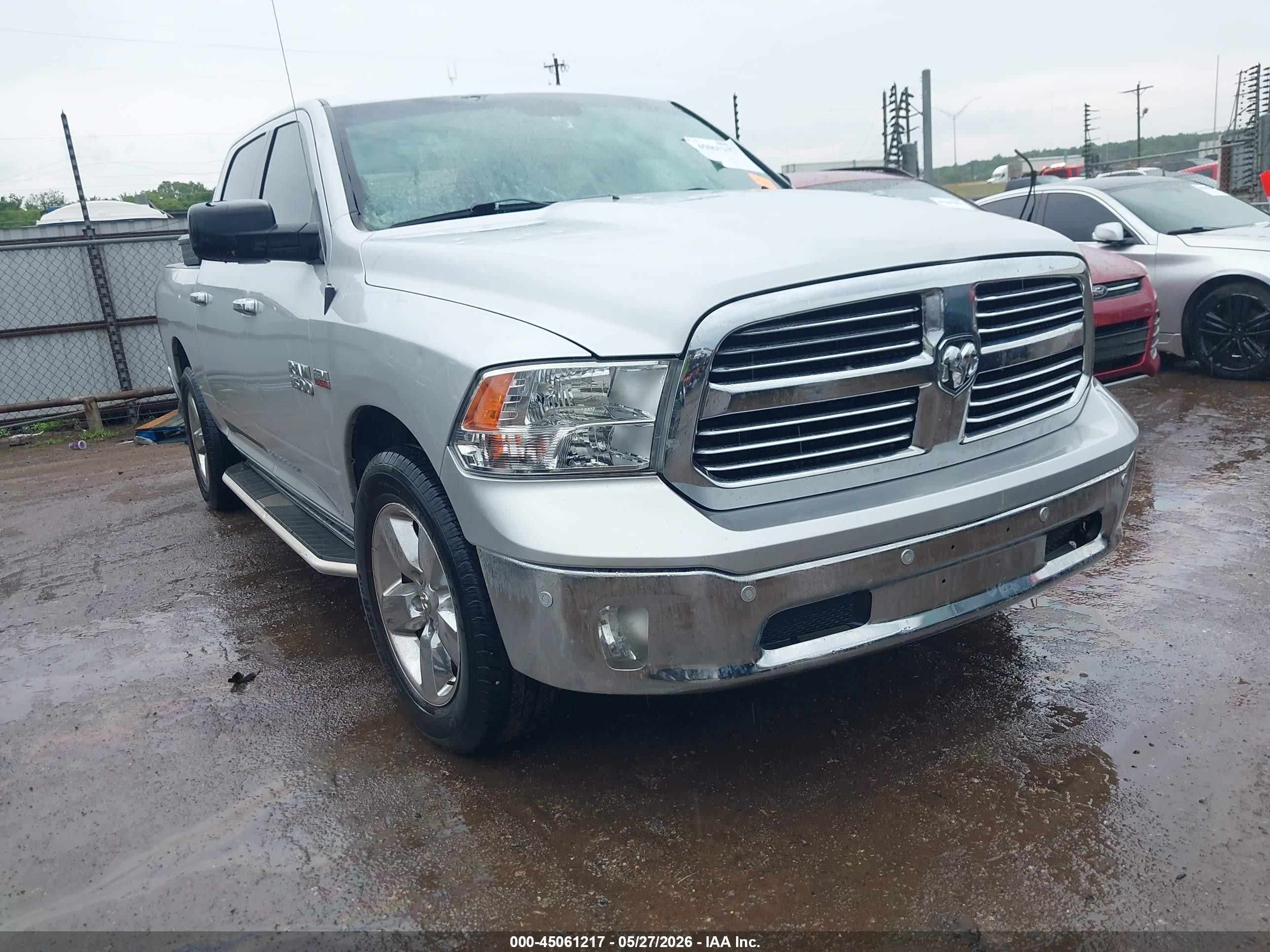 2017 Ram 1500 Lone Star Silver, VIN 1C6RR6LTXHS542946 — Град
