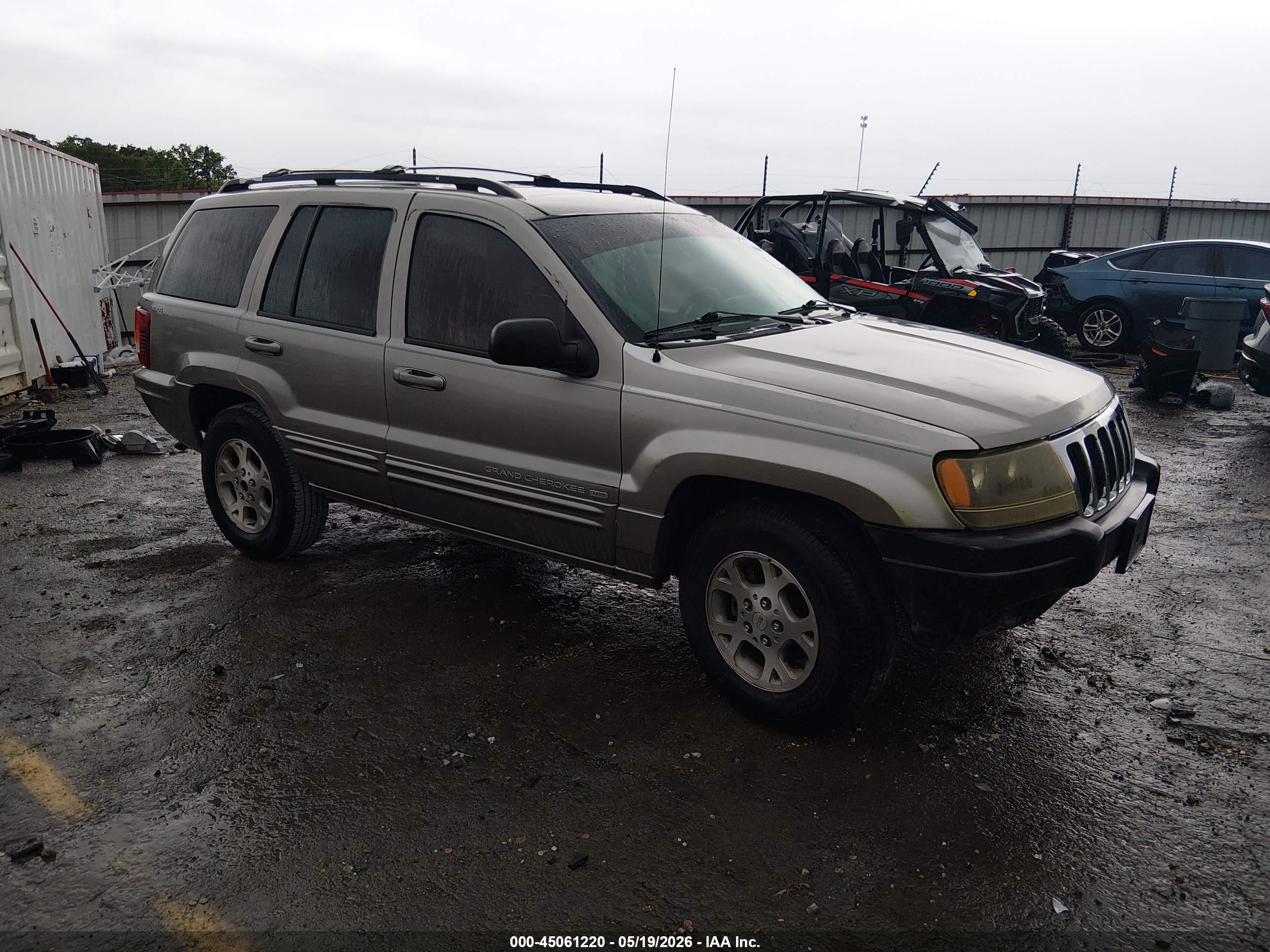 1999 Jeep Grand Cherokee Limited, VIN 1J4GW68S3XC627803 — Front end