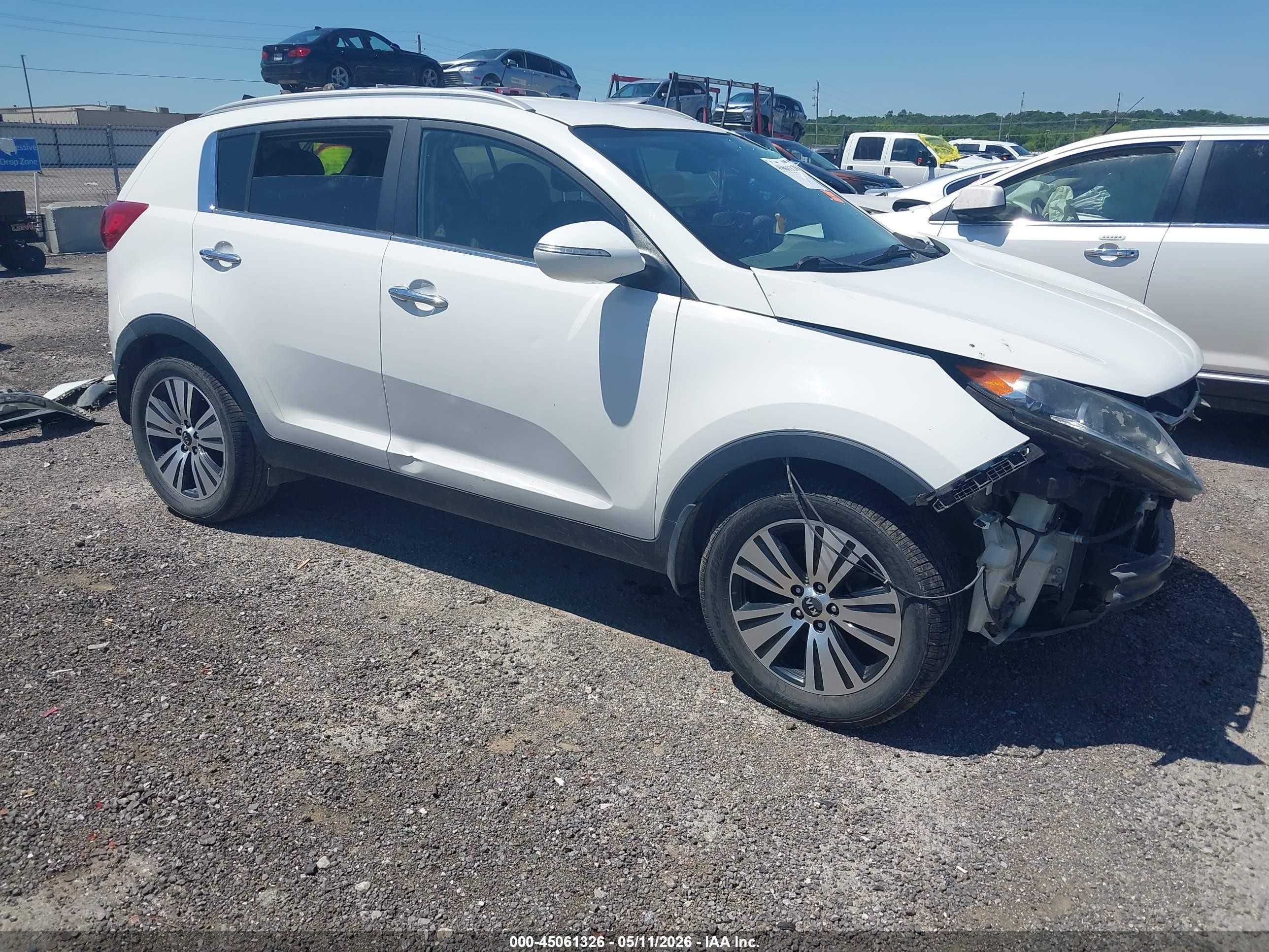 2015 Kia Sportage EX, VIN KNDPC3AC8F7765943 — Front end