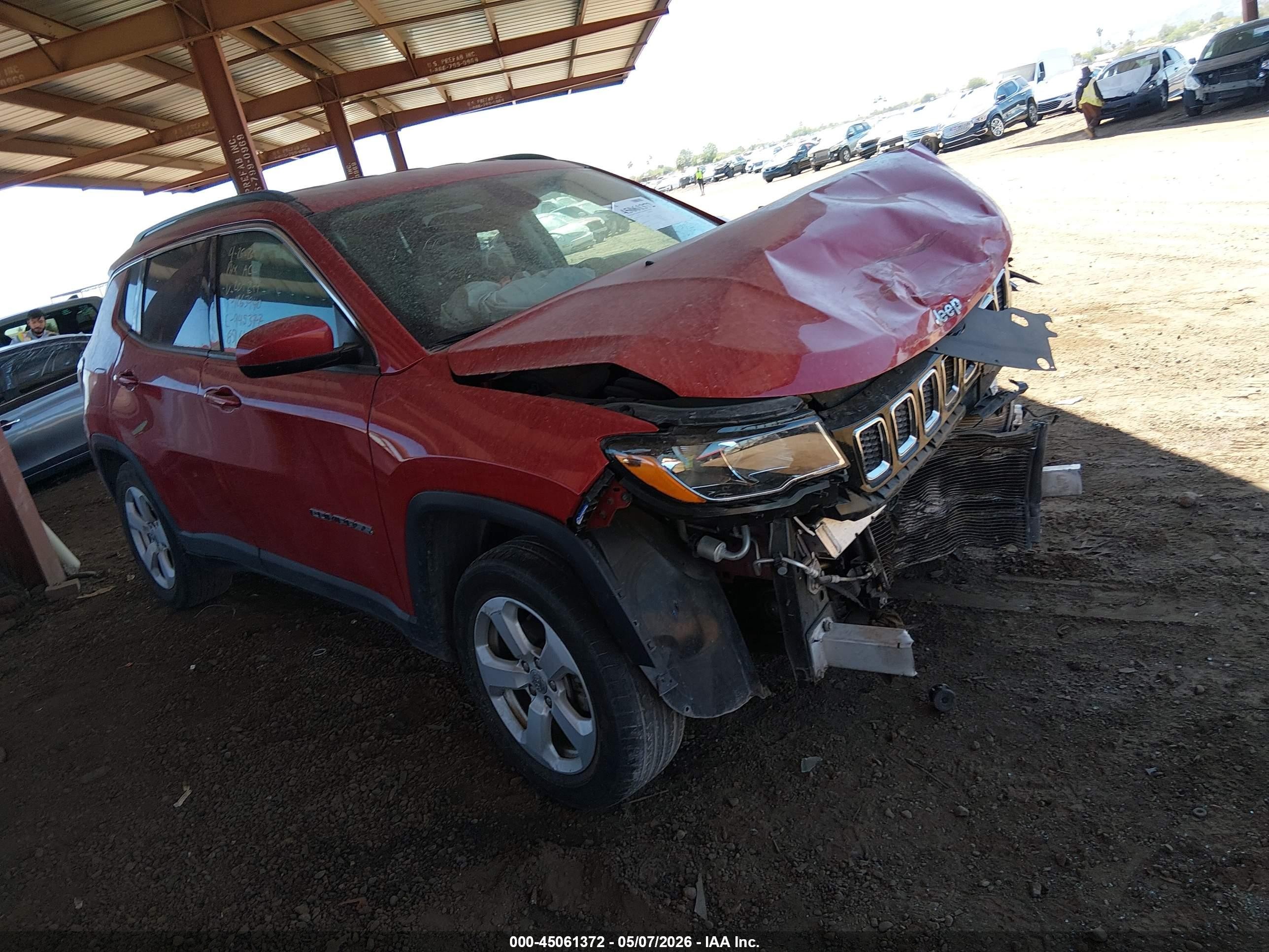 2018 Jeep Compass Latitude, VIN 3C4NJCBB4JT204274 — Front end