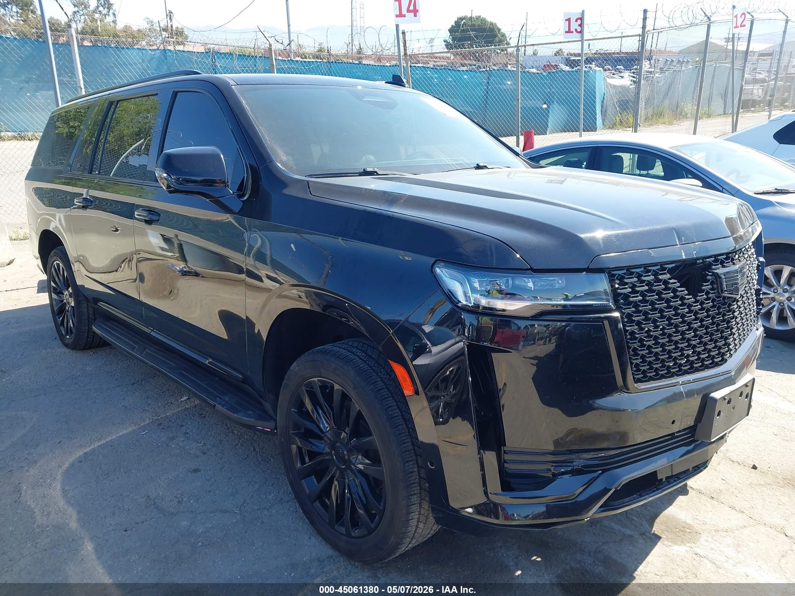 2022 Cadillac Escalade ESV Premium Luxury, VIN 1GYS4KKL8NR190787 — Front end