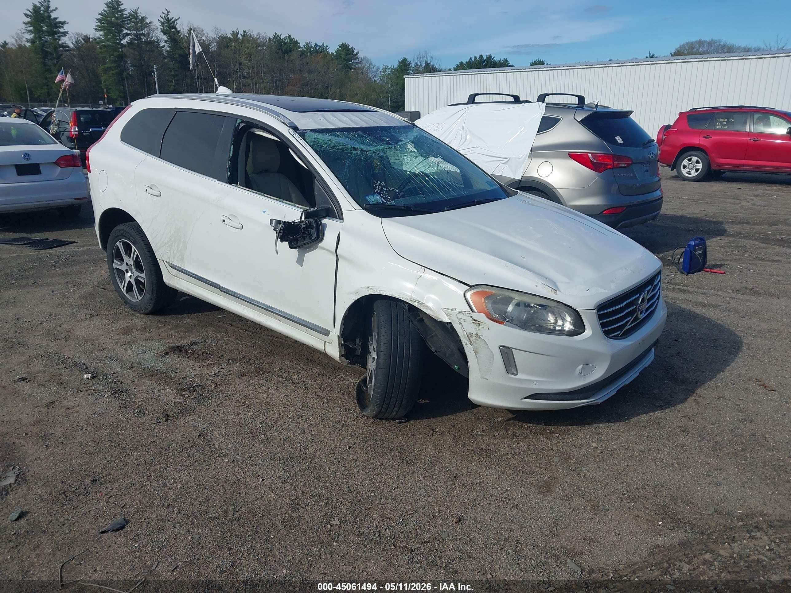 2014 Volvo XC60 R-Design Premier Plus, VIN YV4902DZ3E2518799 — Rollover