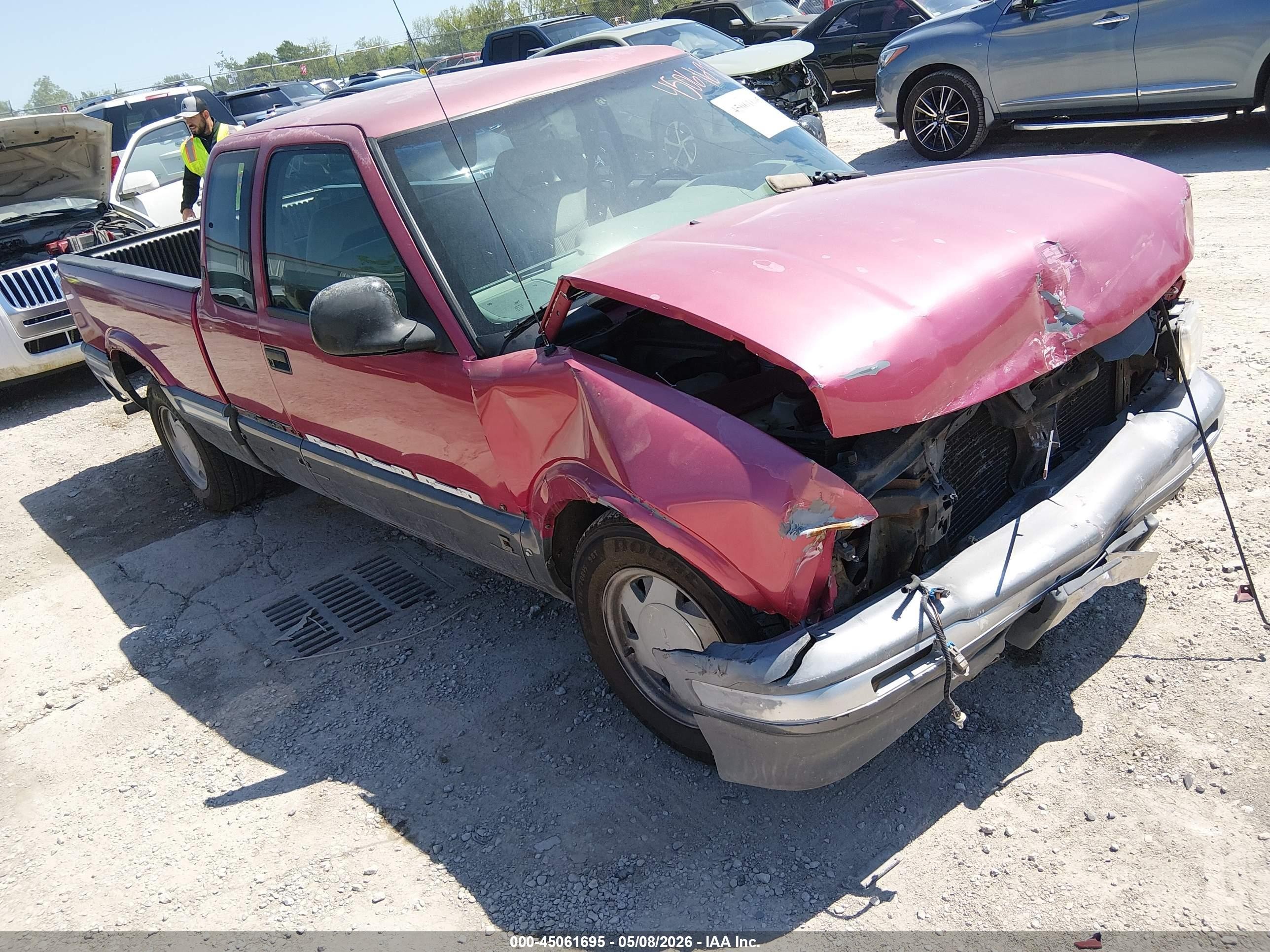 1995 GMC Sonoma SLS, VIN 1GTCS19Z2S8514273 — Перед