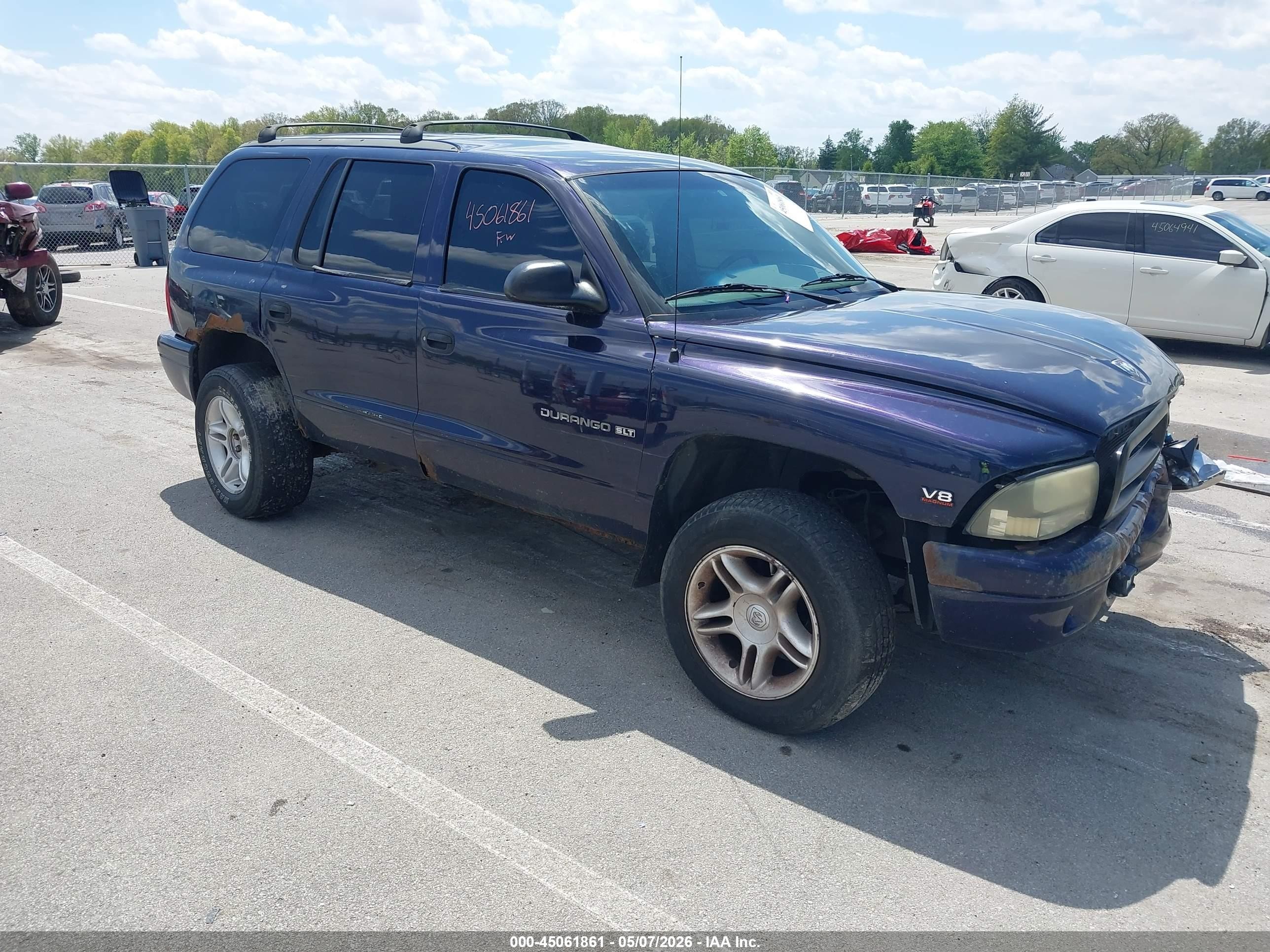 1998 Dodge Durango, VIN 1B4HS28Y5WF144391 — Front end