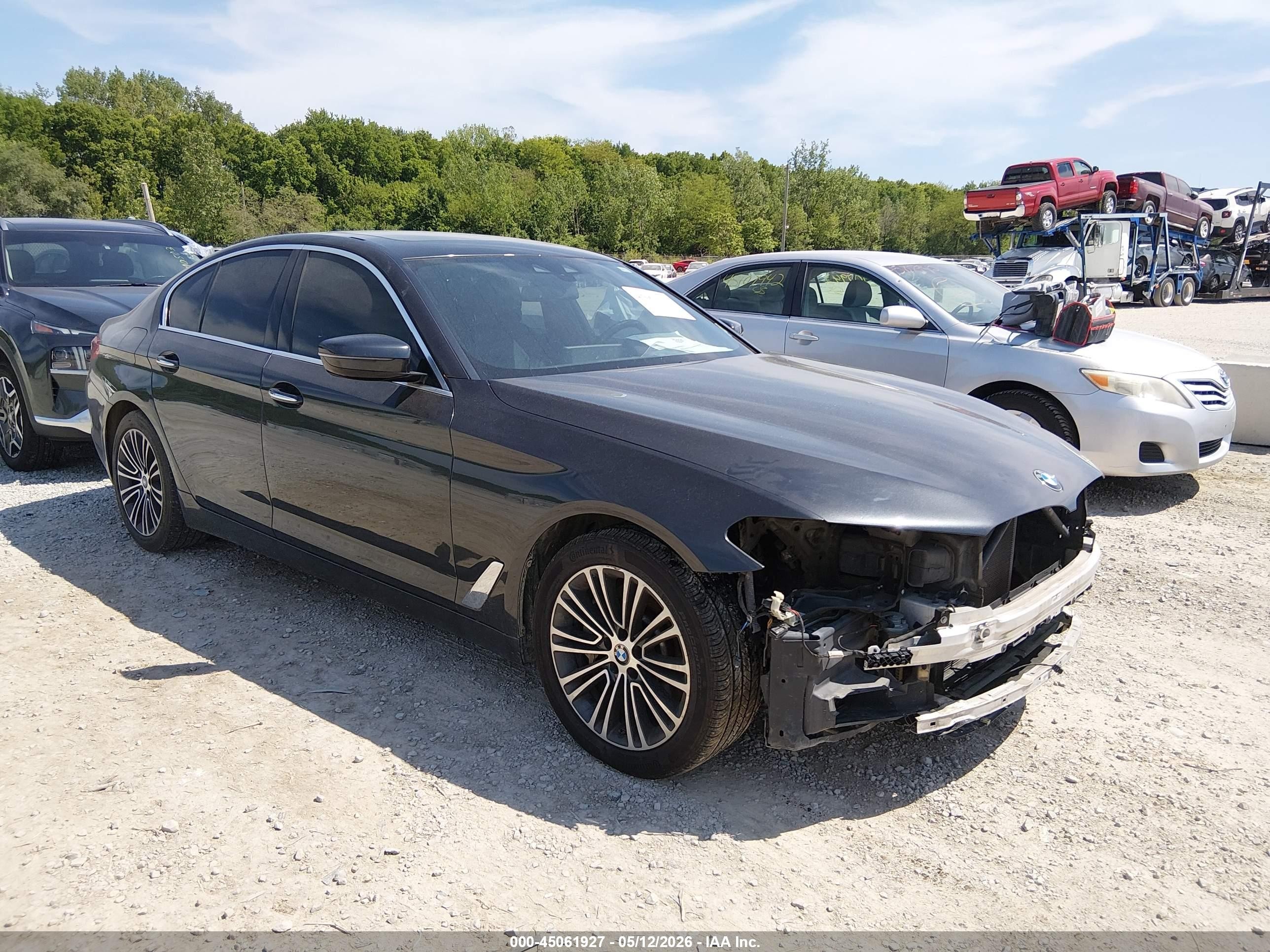 2018 BMW 5 Series 530i, VIN WBAJA5C54JWA35855 — Front end